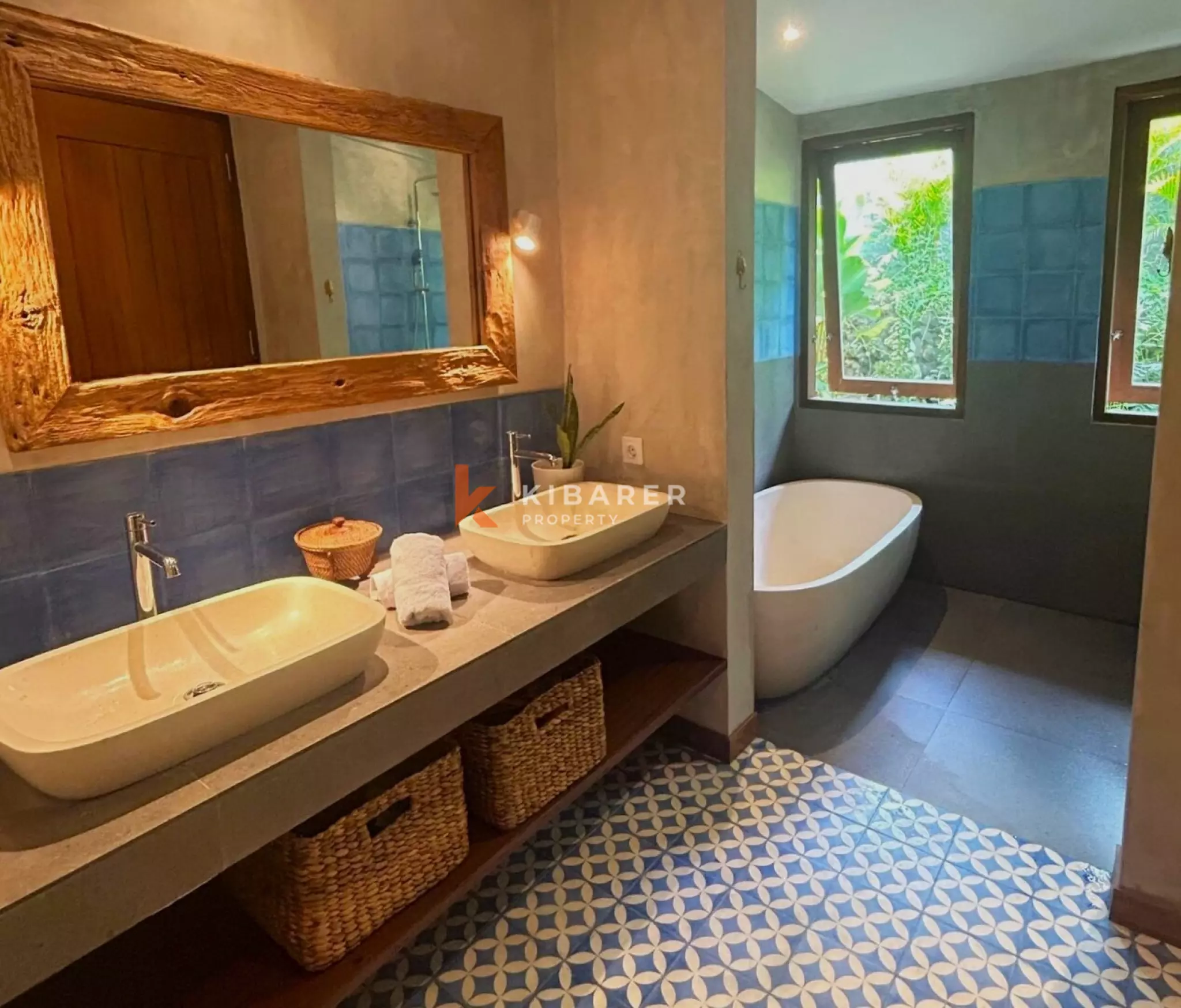 Vila Premium Tiga Kamar Tidur dengan Pemandangan Laut dan Taman Pribadi di Uluwatu