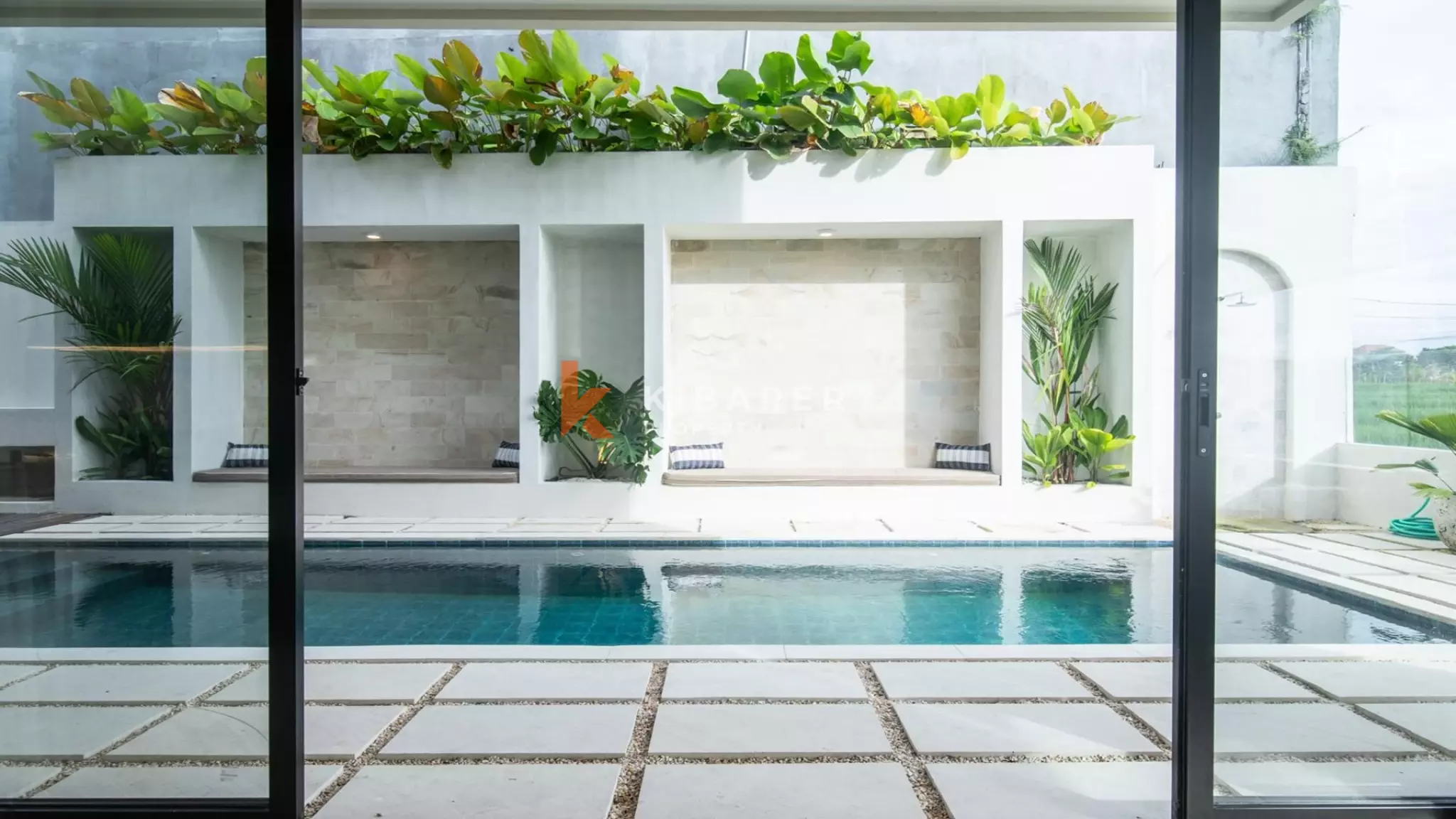 Charmante villa de quatre chambres avec piscine à Berawa