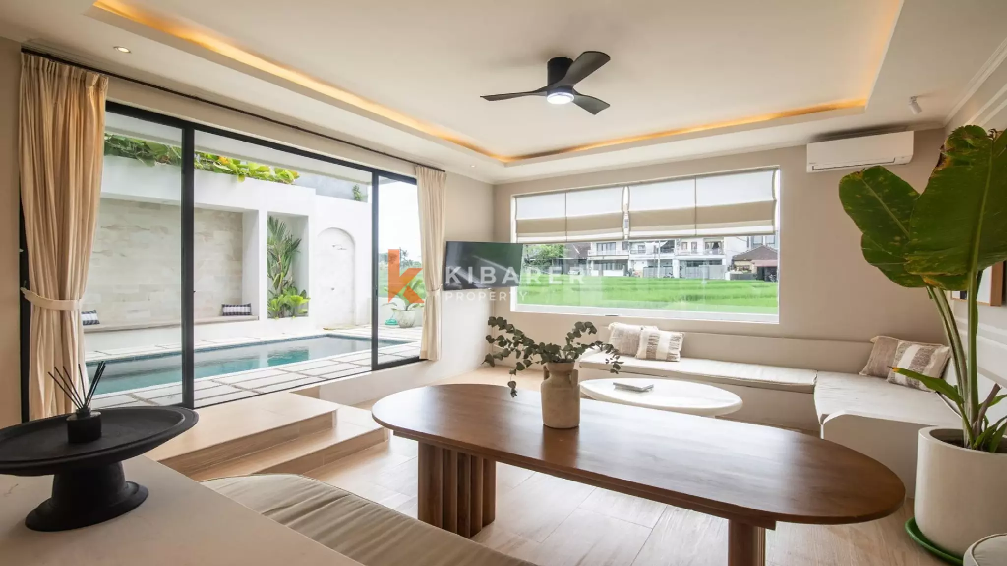 Charmante villa de quatre chambres avec piscine à Berawa