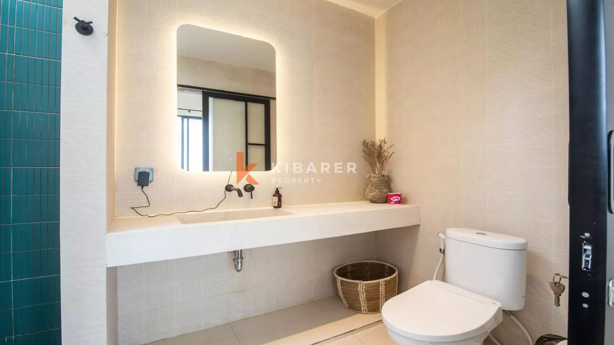 Charmante villa de quatre chambres avec piscine à Berawa