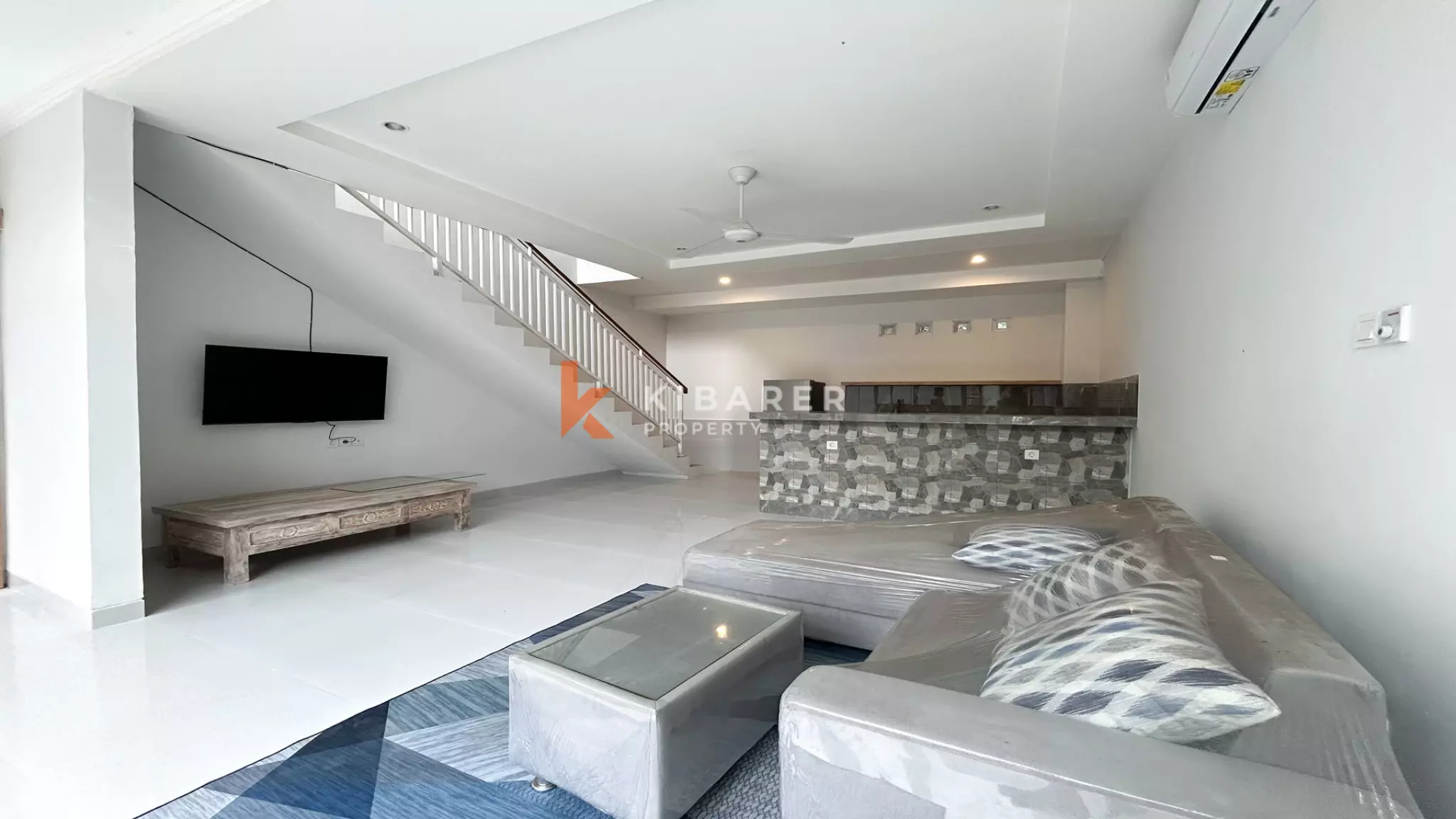 Three-Bedroom Balinese-Style Villa with Private Pool in Kerobokan