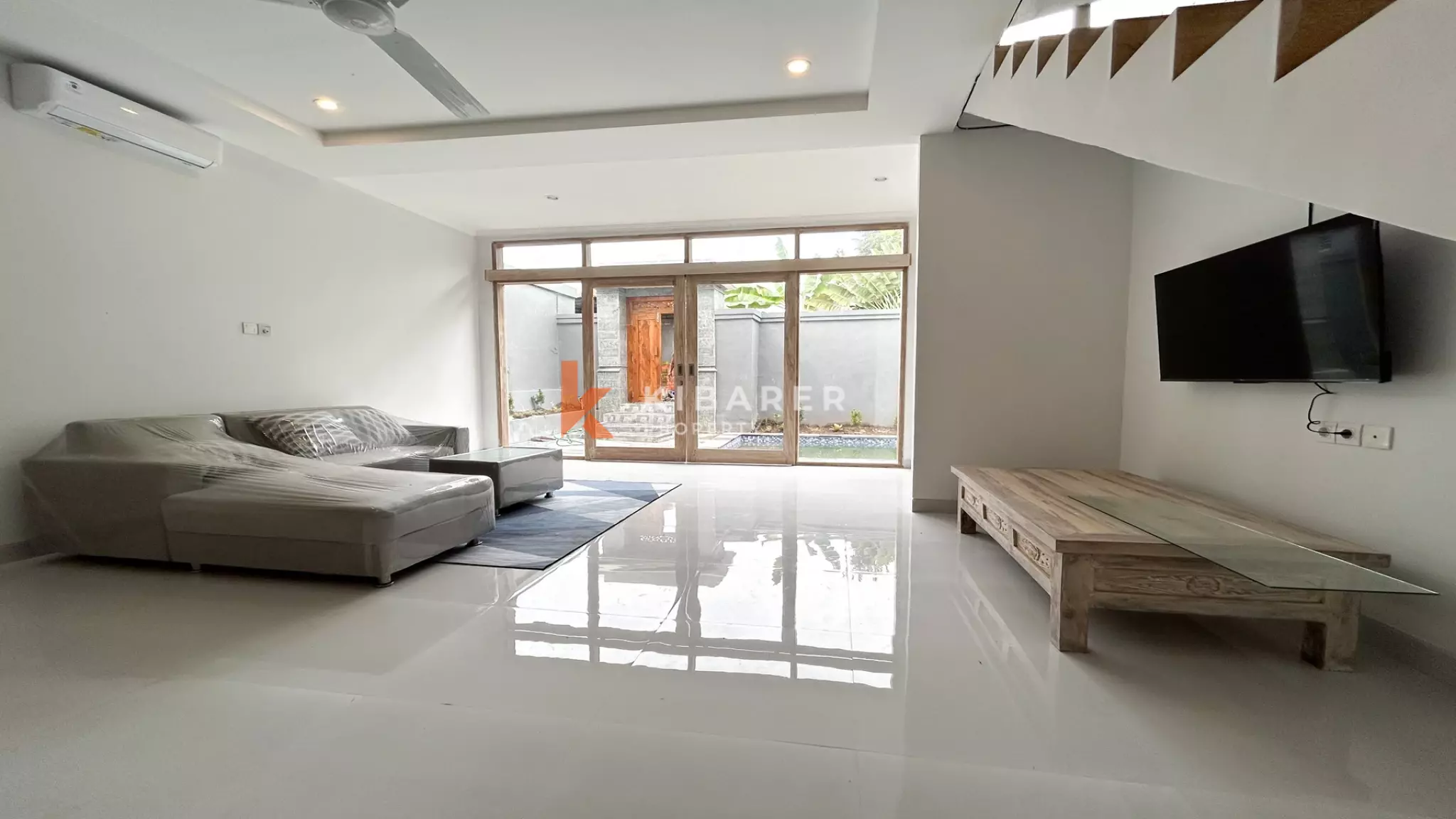Three-Bedroom Balinese-Style Villa with Private Pool in Kerobokan