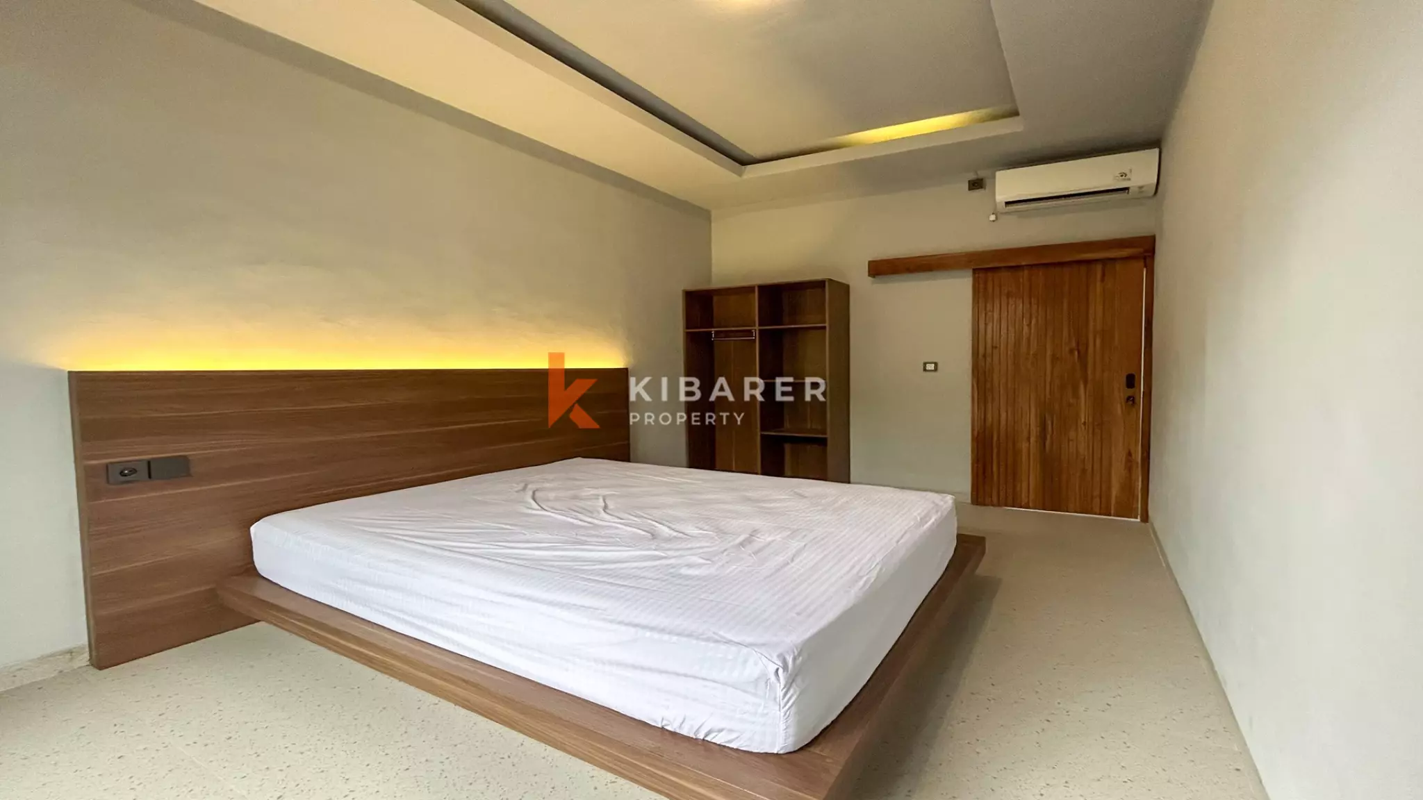 Tranquil Modern Three-Bedroom Villa with Enclosed Living in Tumbak Bayuh