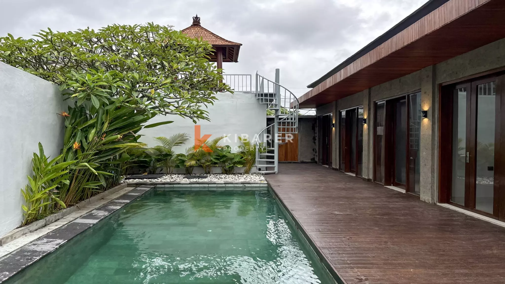Tranquil Modern Three-Bedroom Villa with Enclosed Living in Tumbak Bayuh