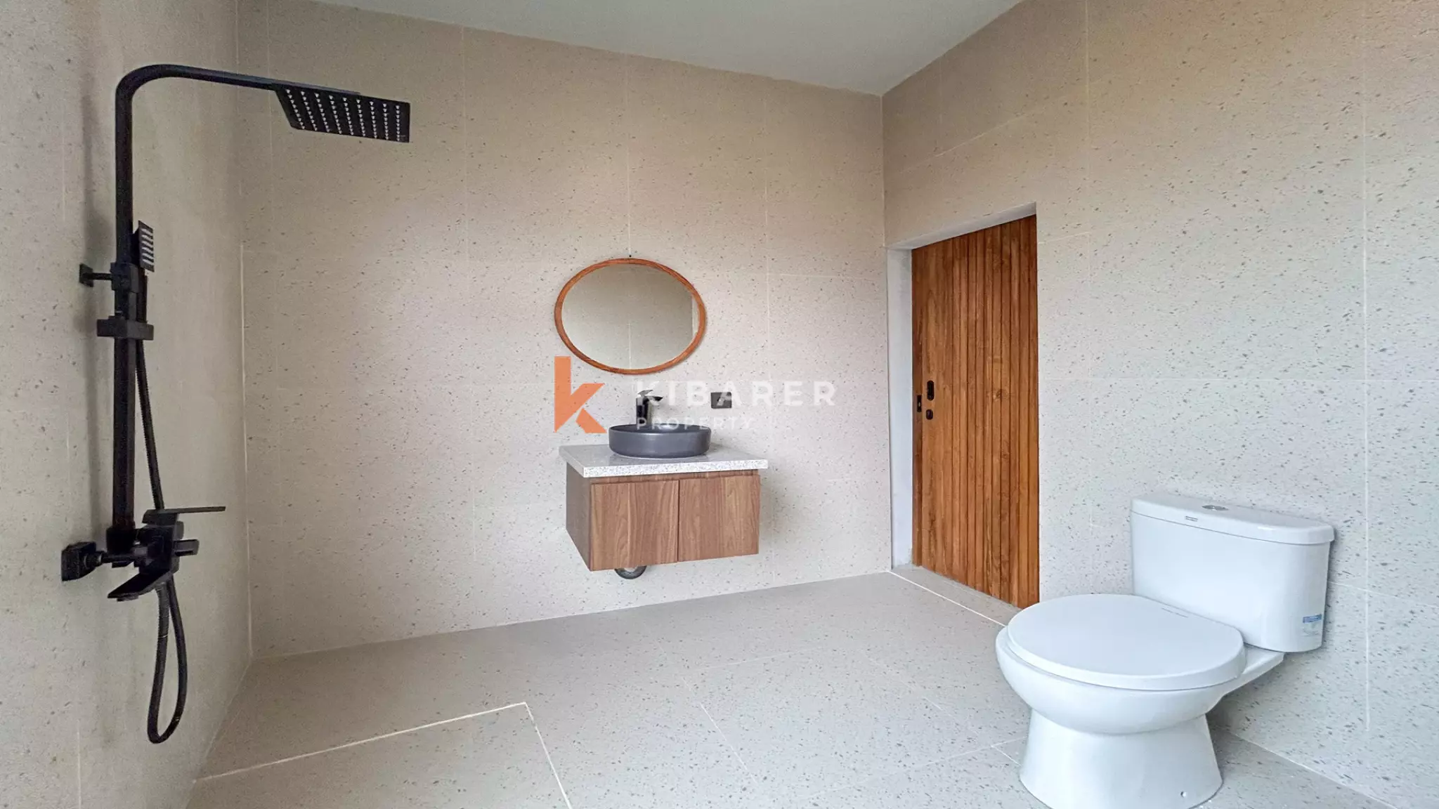 Tranquil Modern Three-Bedroom Villa with Enclosed Living in Tumbak Bayuh