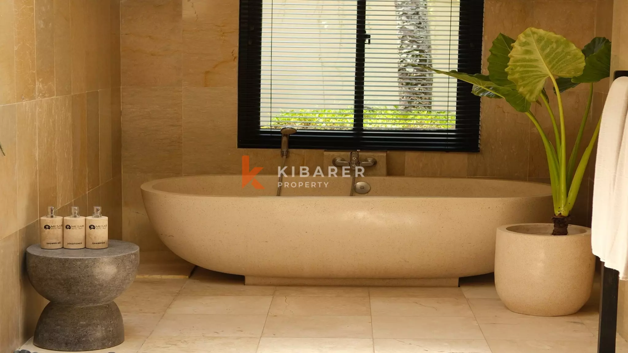 Tropical Haven: Private One-Bedroom Pool Villa in Ubud