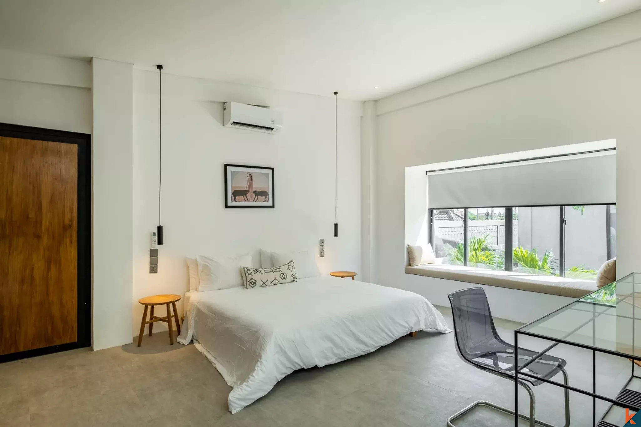 Properti Bergaya Industri dengan Tiga Kamar Tidur di Berawa