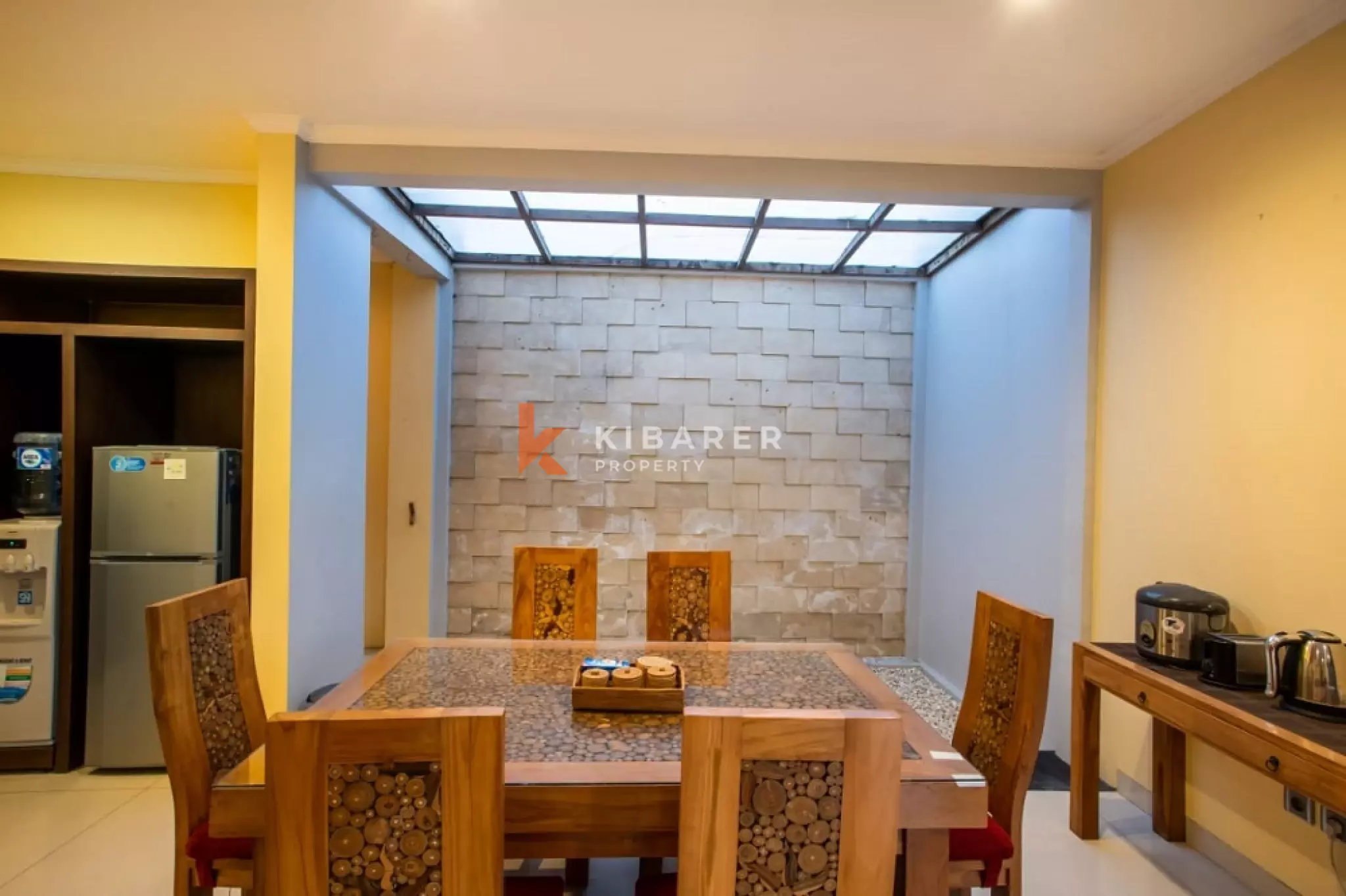 Villa intemporelle de deux chambres avec espace de vie ouvert à Seminyak