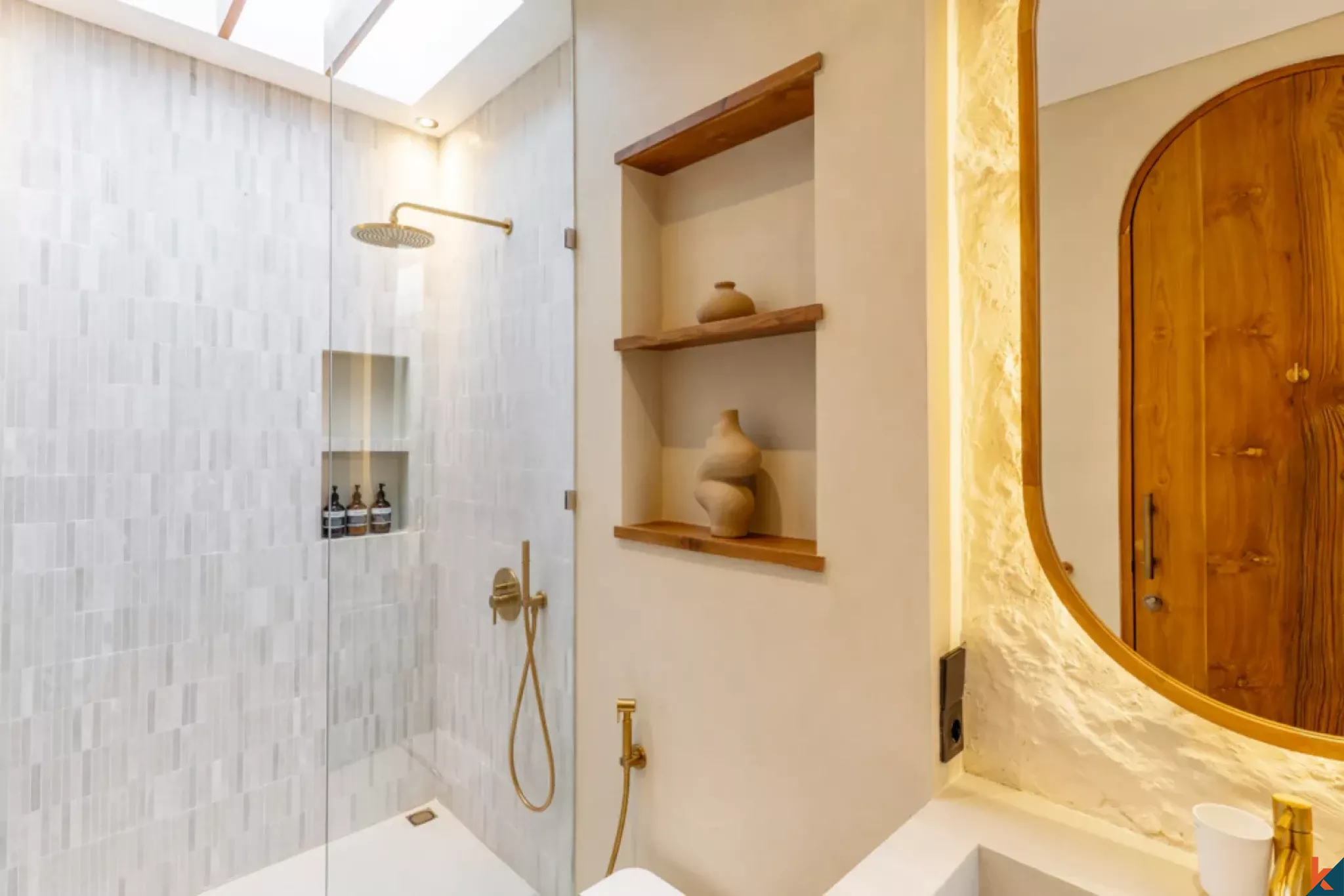 Properti satu kamar tidur bergaya modern untuk disewa di Bingin