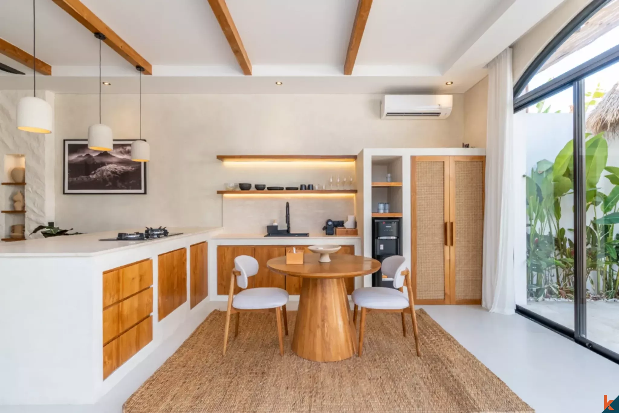 Properti satu kamar tidur bergaya modern untuk disewa di Bingin