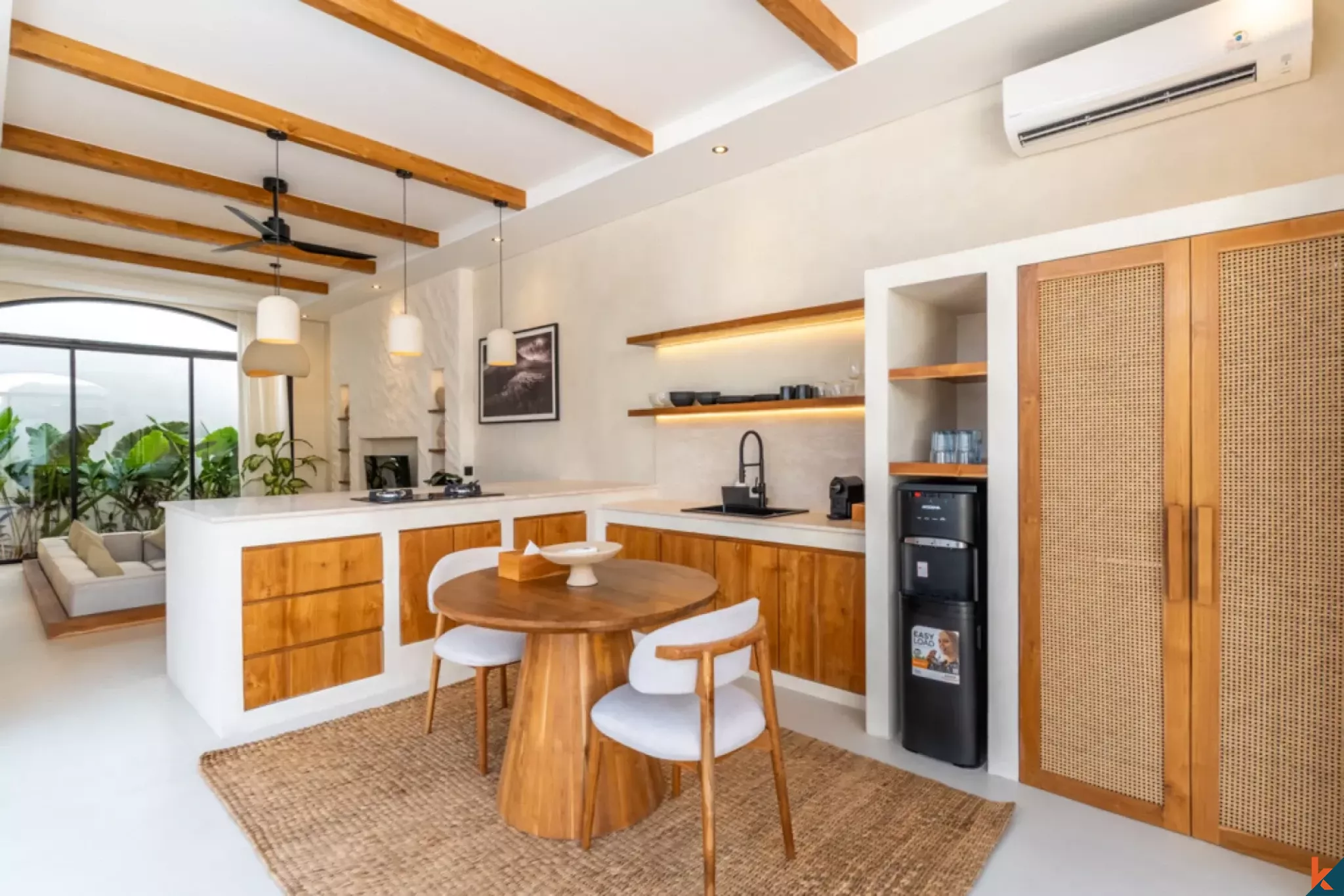 Properti satu kamar tidur bergaya modern untuk disewa di Bingin