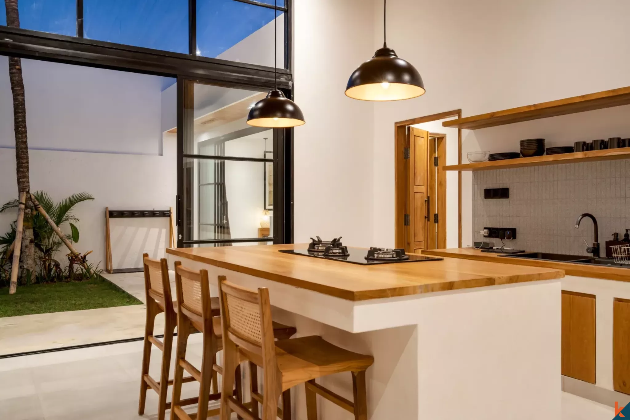 Luxurious three bedroom villa for lease in Bingin