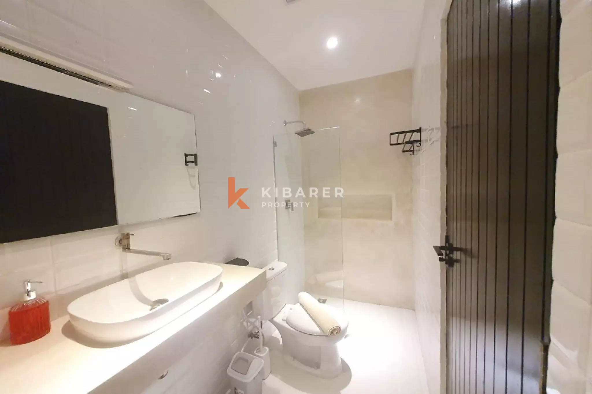 Tranquil Ricefield-View Two-Bedrooms Villa Near Sanur