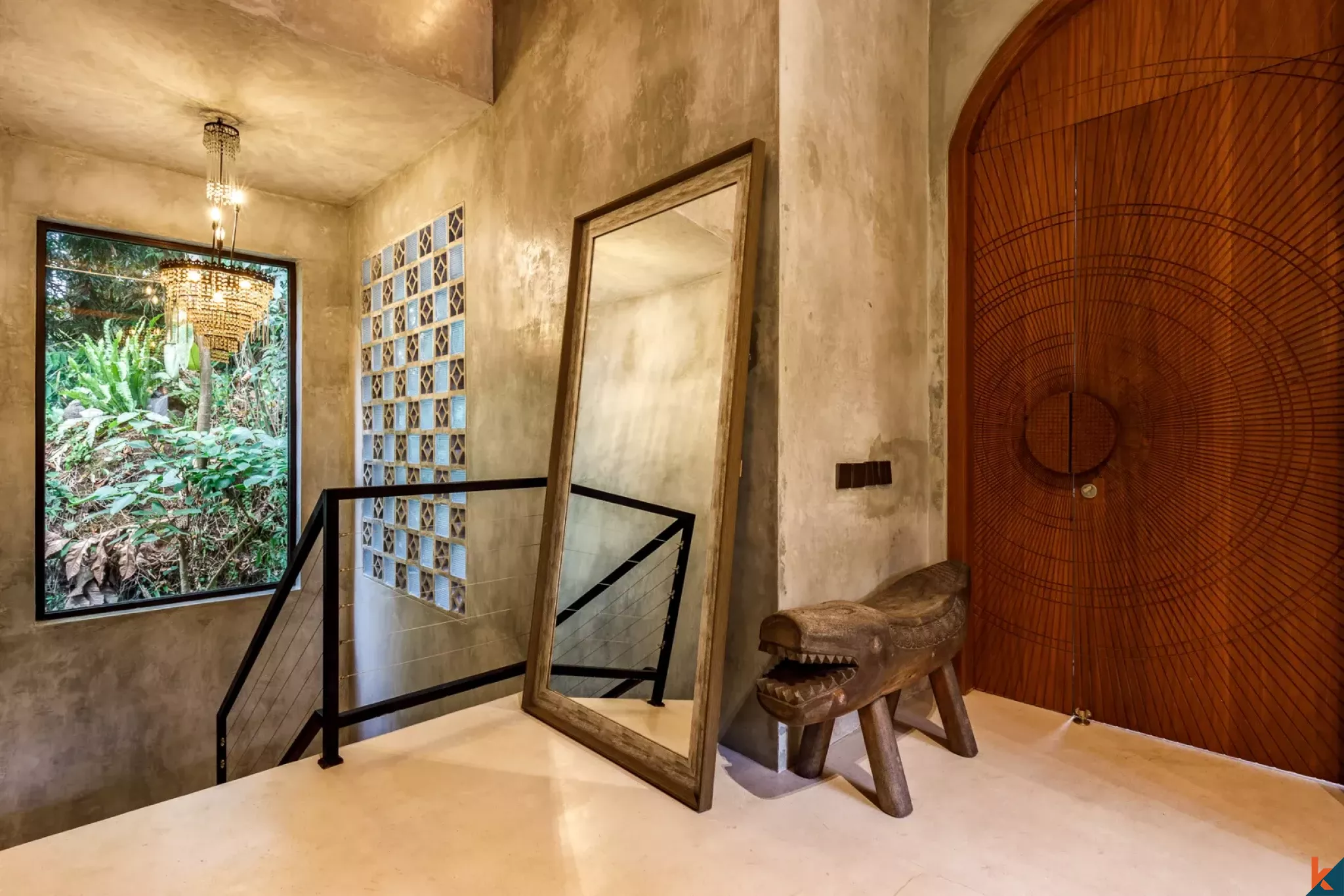 Properti Sewa Berlantai Empat Kamar Tidur Berdesain Seni di Ubud - Petulu