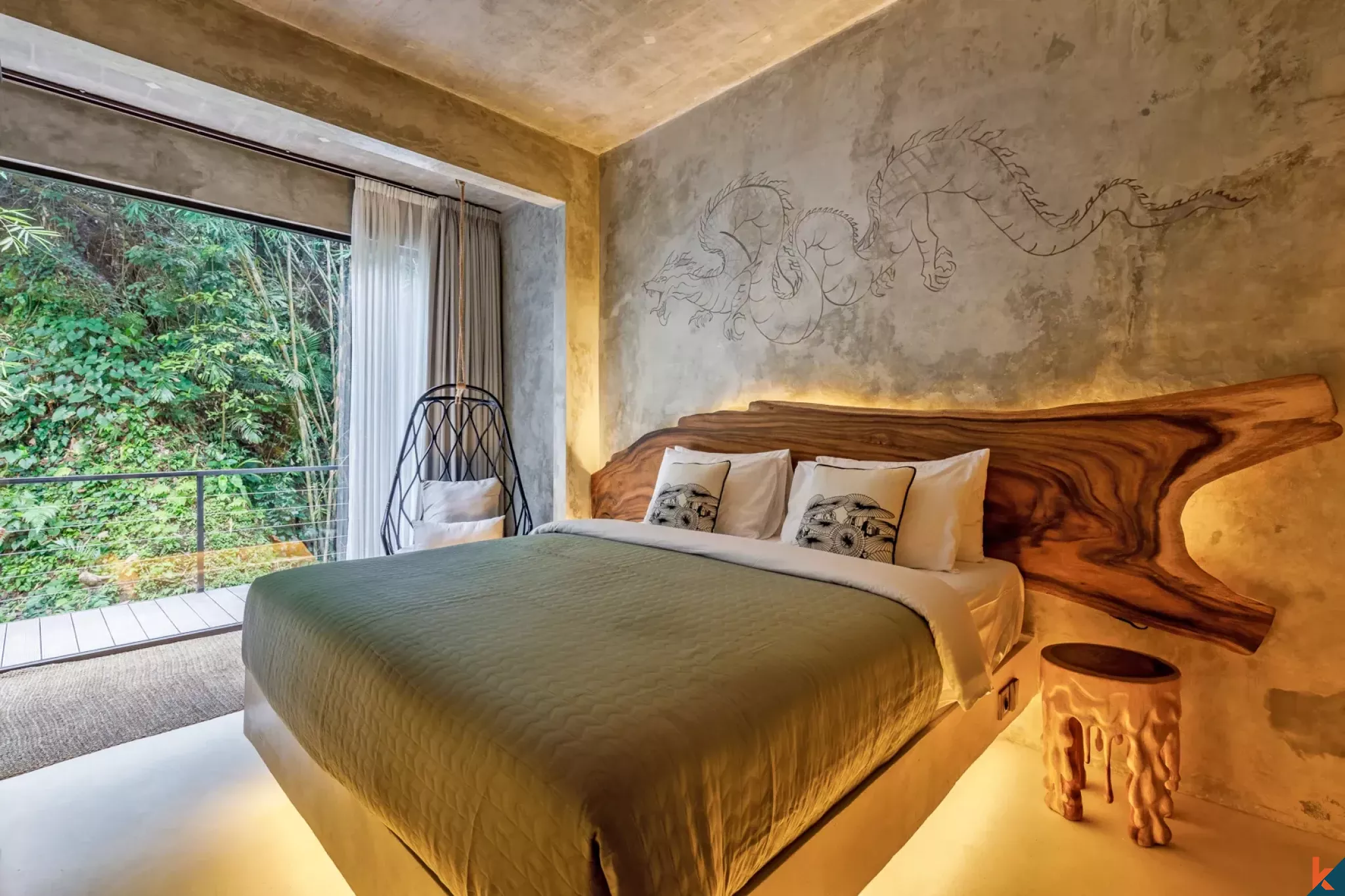 Properti Sewa Berlantai Empat Kamar Tidur Berdesain Seni di Ubud - Petulu