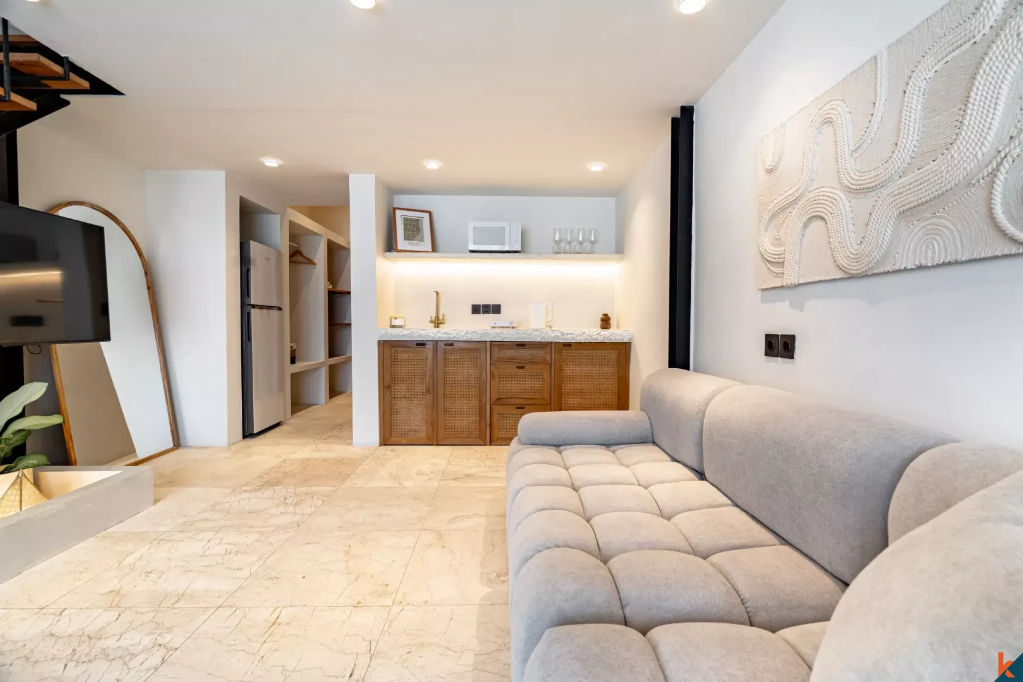 Apartemen Suite yang Menakjubkan untuk Disewa Dekat Pantai di Lokasi Strategis Sanur