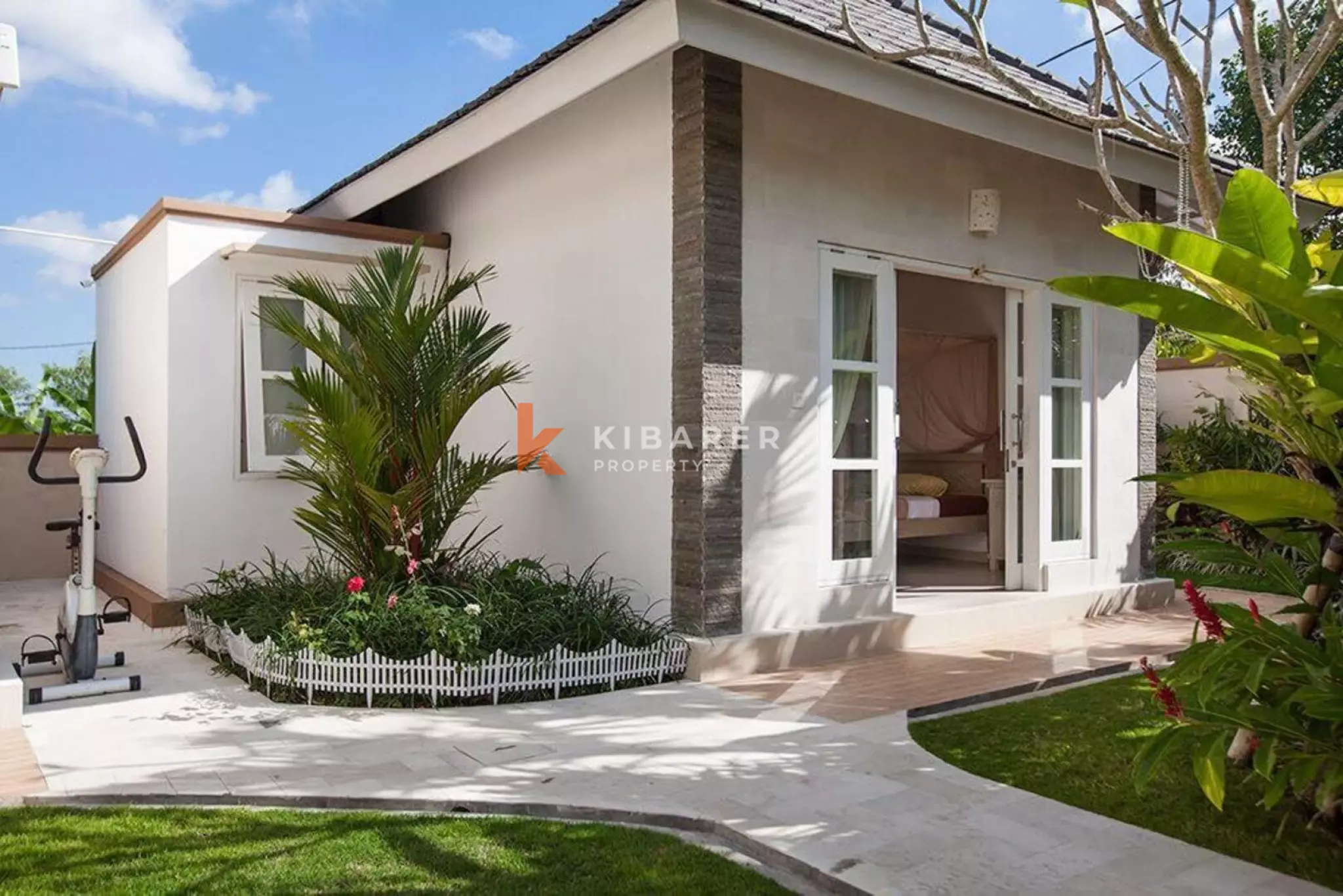 Vila Tiga Kamar Tidur Luas dan Elegan dengan Pemandangan di Canggu