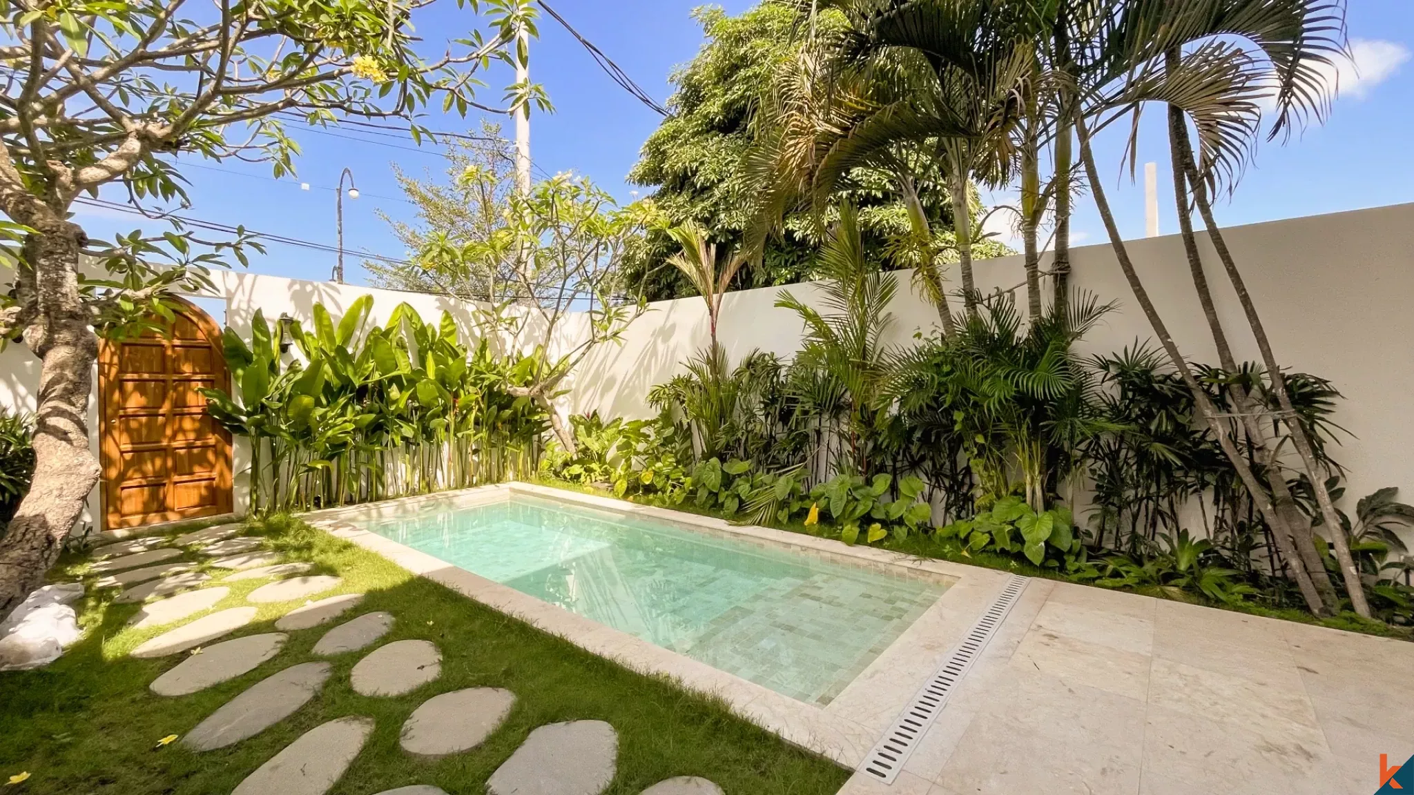 Villa mewah dengan dua kamar tidur yang nyaman, dekat pantai, tersedia untuk disewa di Sanur