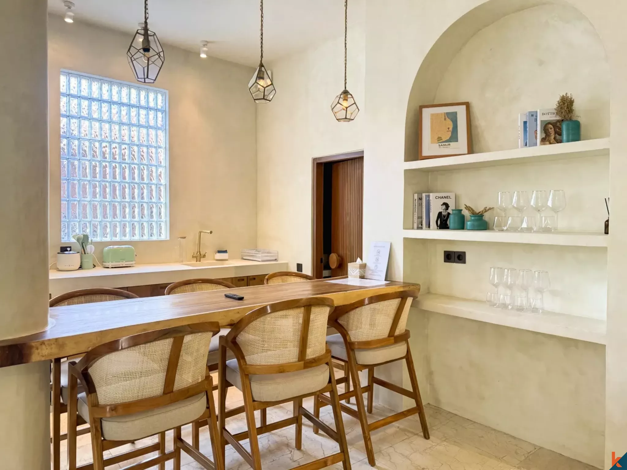 Villa mewah dengan dua kamar tidur yang nyaman, dekat pantai, tersedia untuk disewa di Sanur