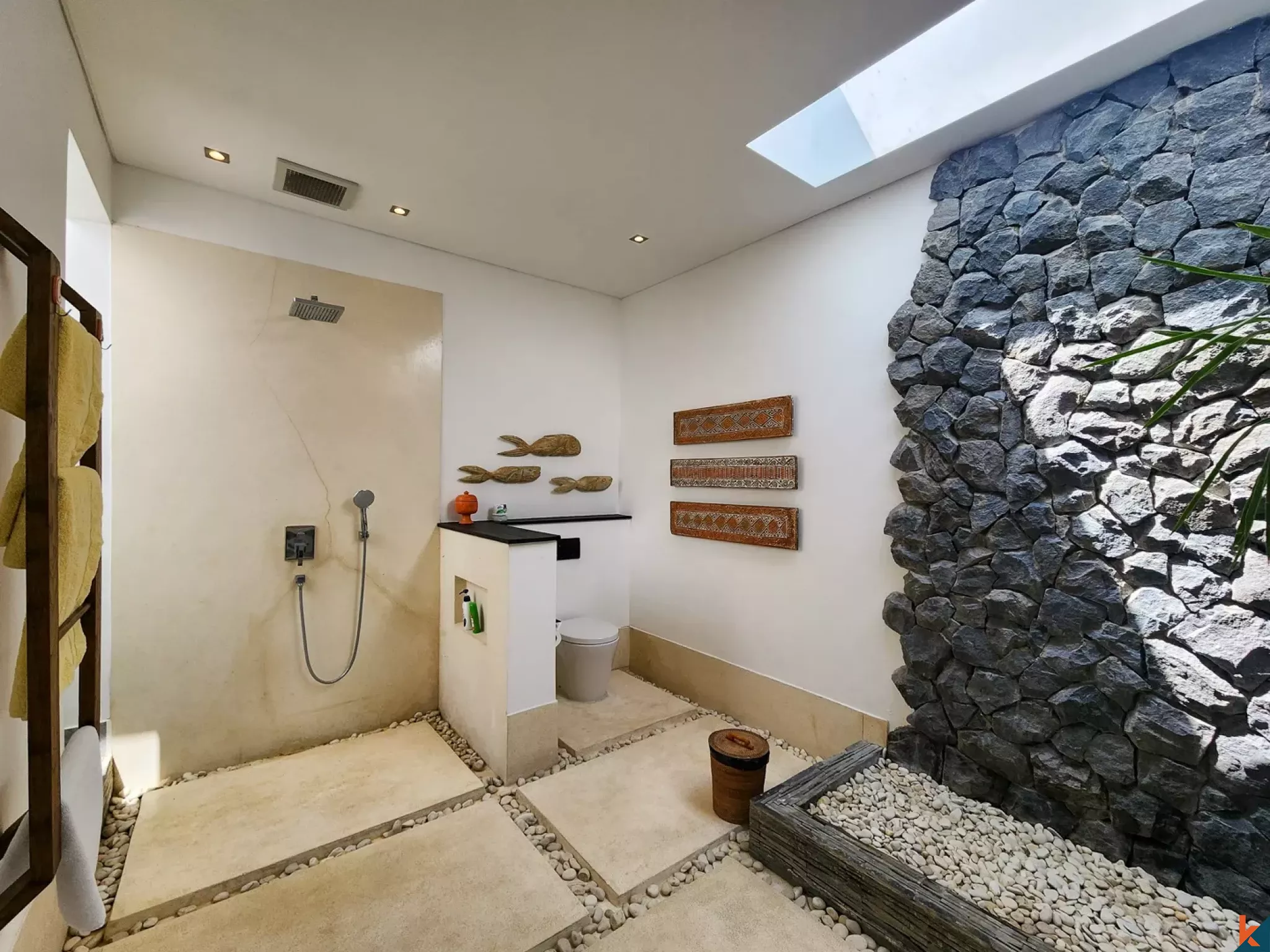 Amazing Four Bedroom Leasehold Property with Good ROI Near Berawa Beach