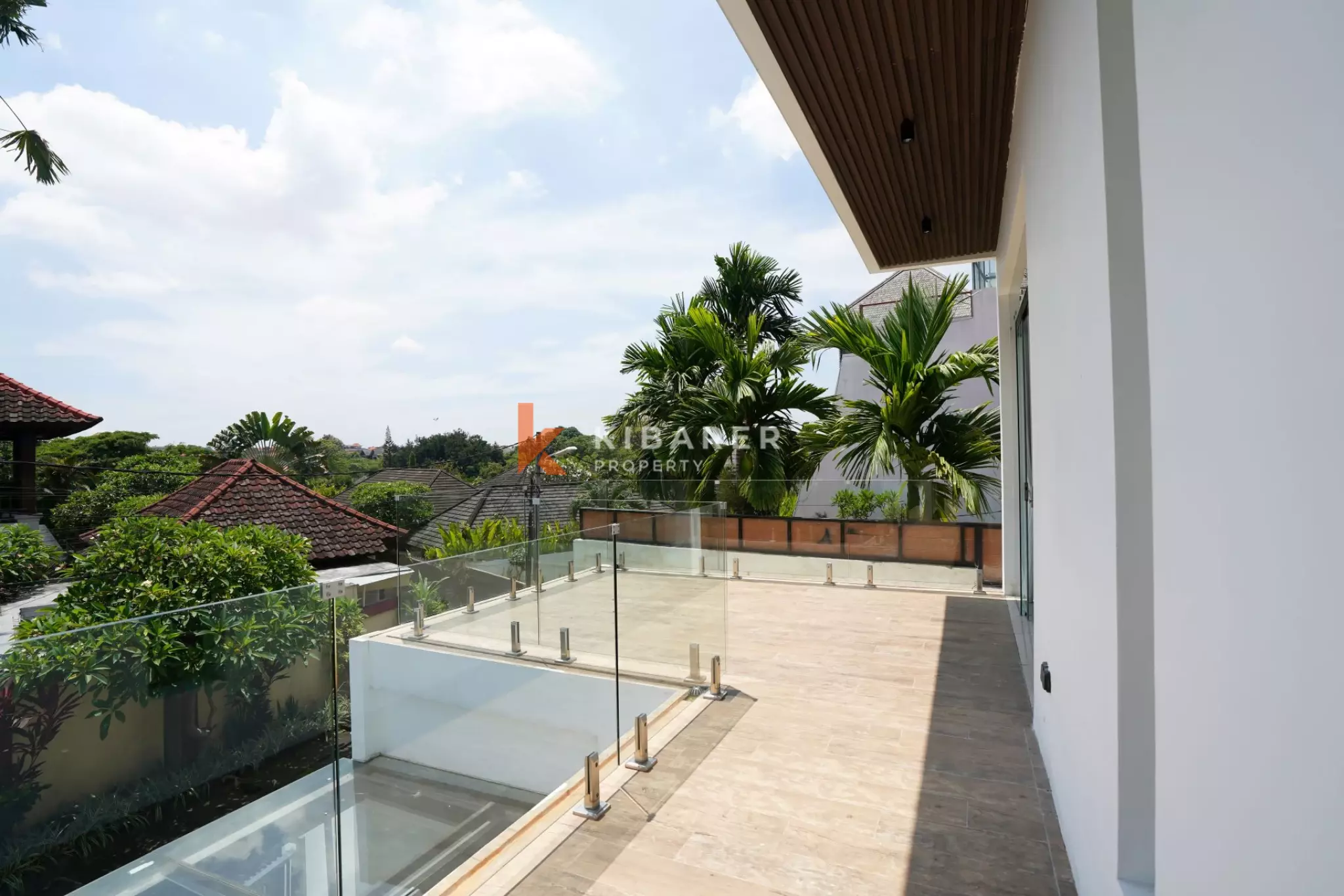 Villa Mewah Empat Kamar Tidur di Atap Gedung di Lokasi Utama Canggu