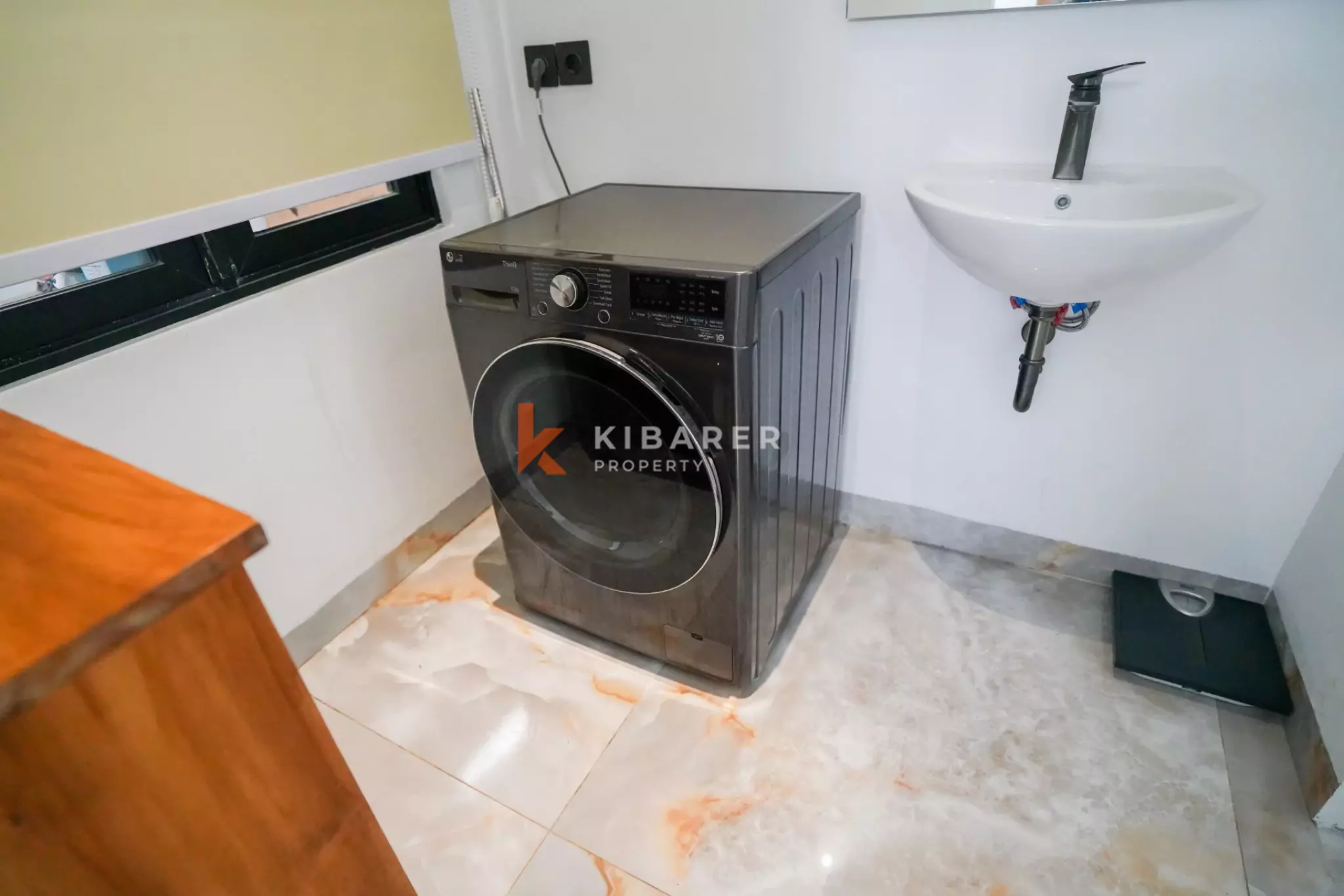 Villa Mewah Empat Kamar Tidur di Atap Gedung di Lokasi Utama Canggu