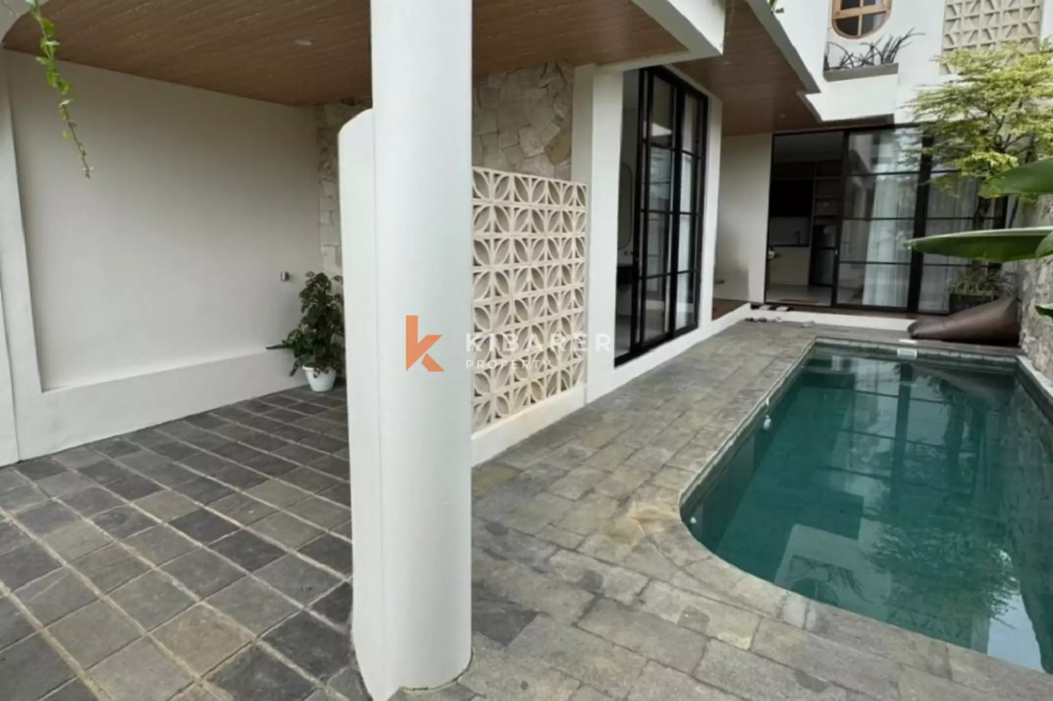 White Stone Three-Bedrooms Open Villa in Nusa Dua