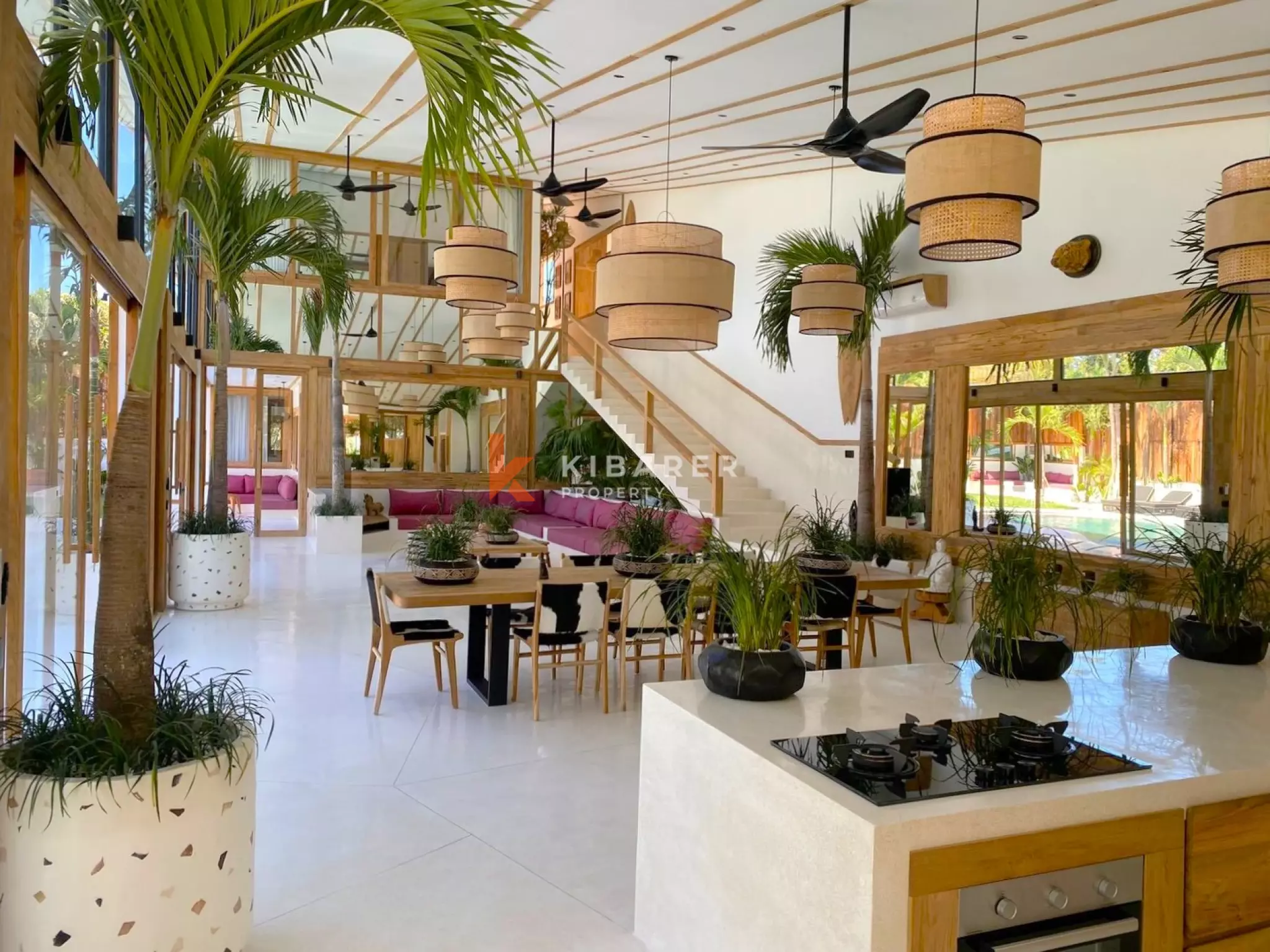 Vila Mewah Lima Kamar Tidur yang Luar Biasa di Jantung Bumbak - Umalas