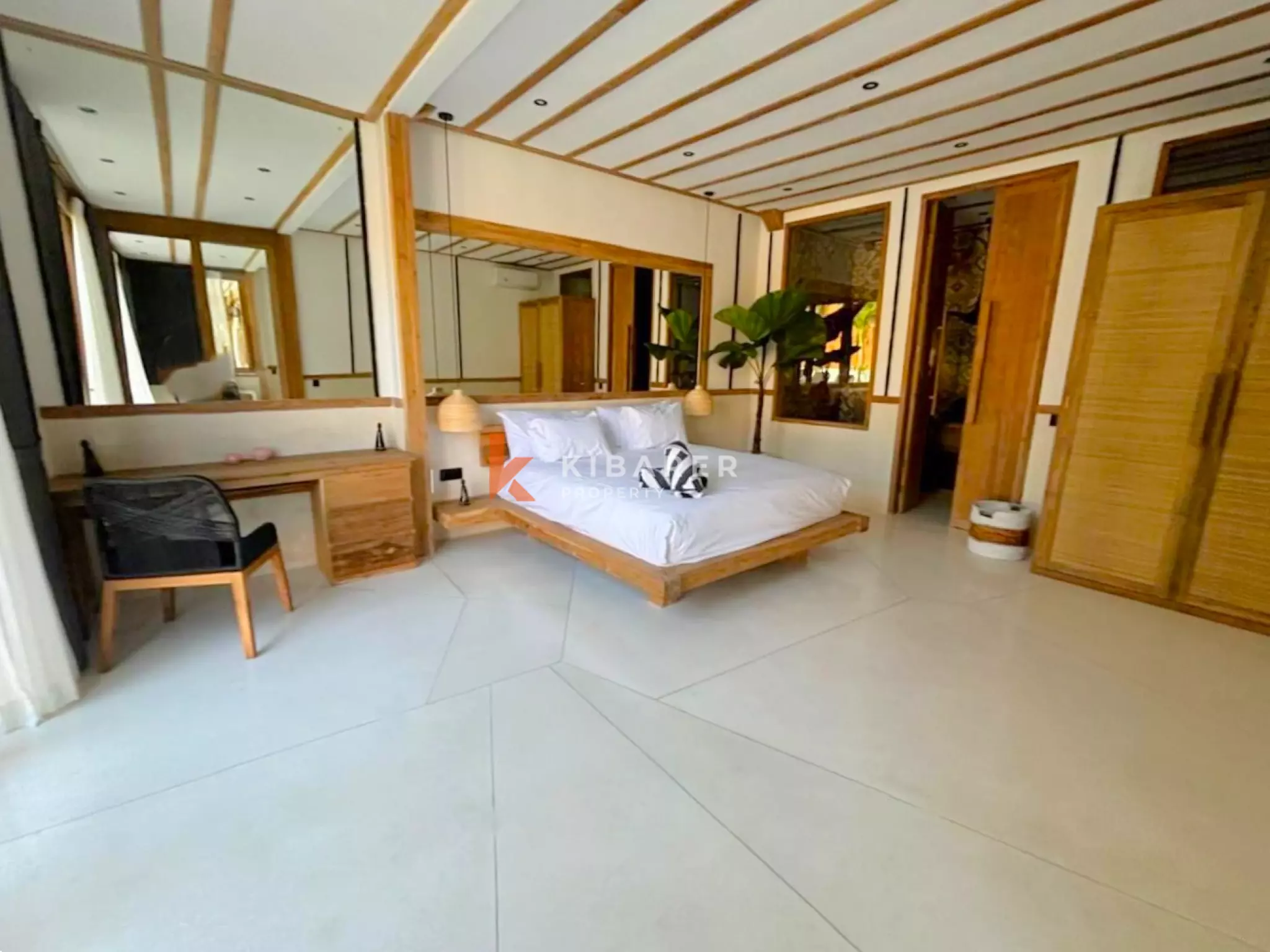 Vila Mewah Lima Kamar Tidur yang Luar Biasa di Jantung Bumbak - Umalas