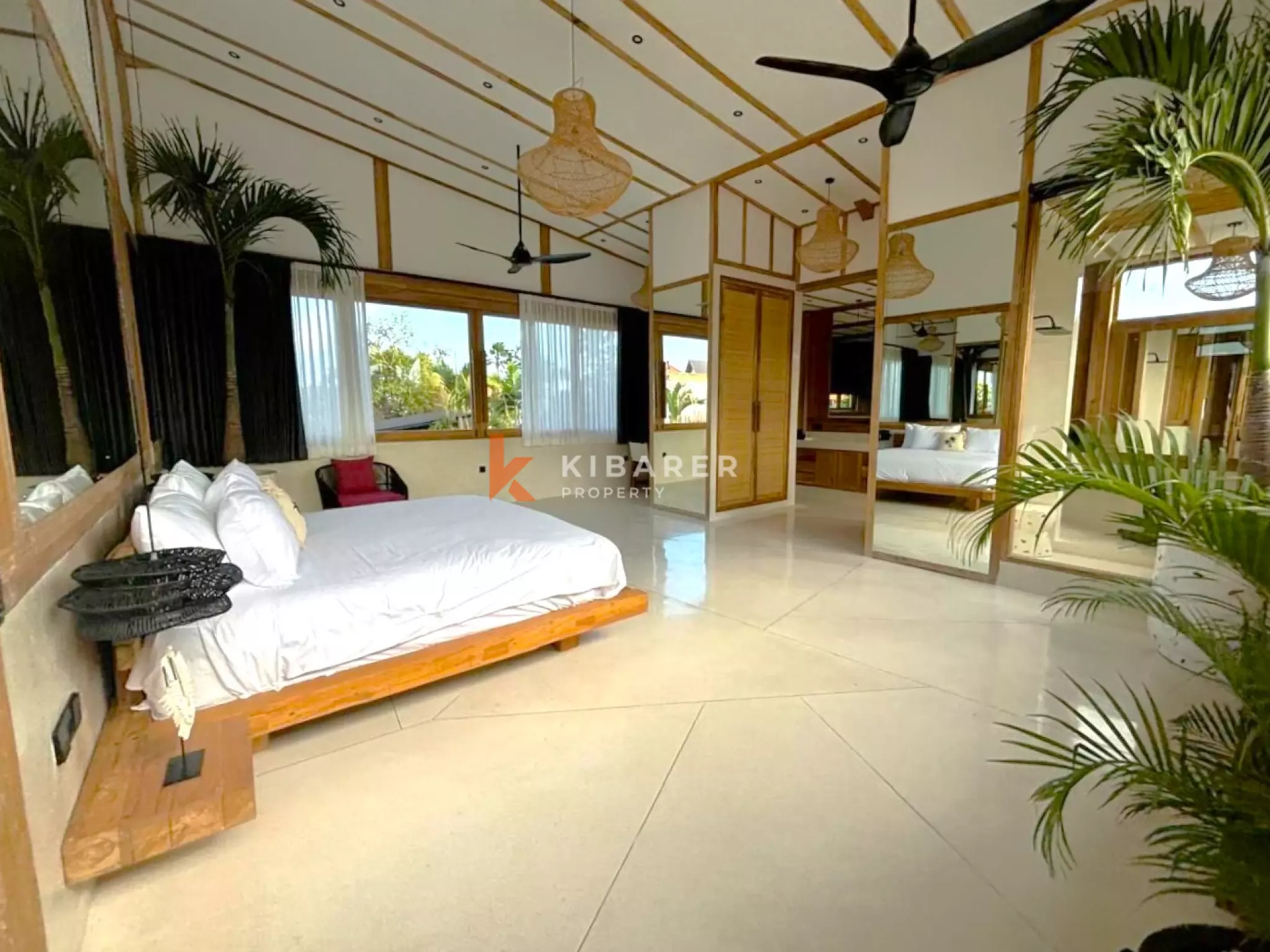 Vila Mewah Lima Kamar Tidur yang Luar Biasa di Jantung Bumbak - Umalas