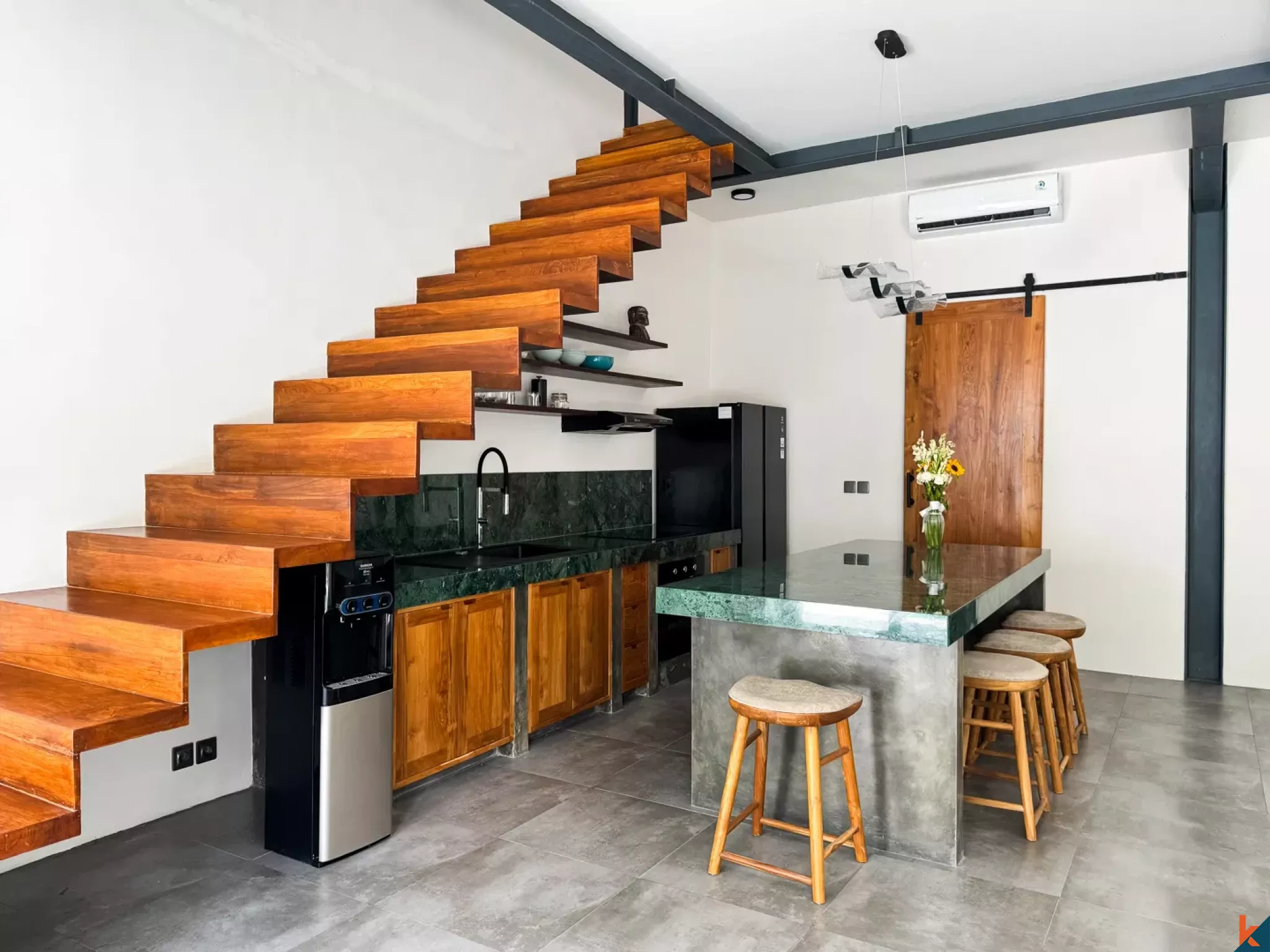 Brand New Freehold Three Bedroom Stylish Property in Ungasan