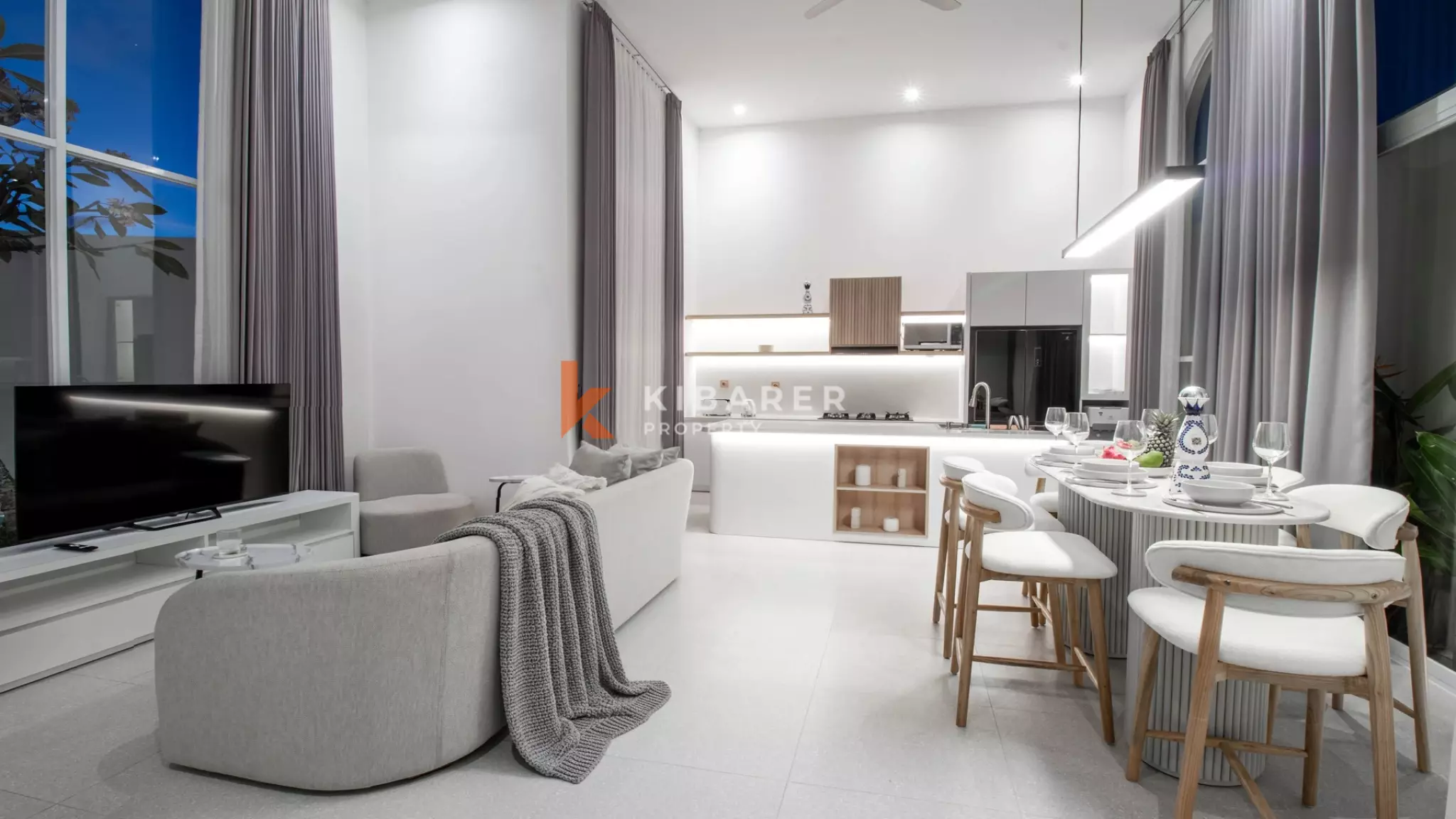 Modern Three-Bedroom Villa with Private Gym and Poolside Cinema in Ungasan