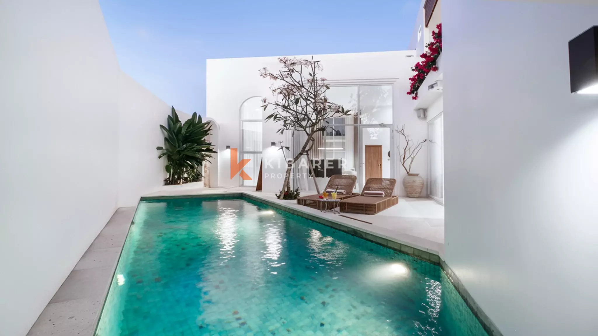 Modern Three-Bedroom Villa with Private Gym and Poolside Cinema in Ungasan