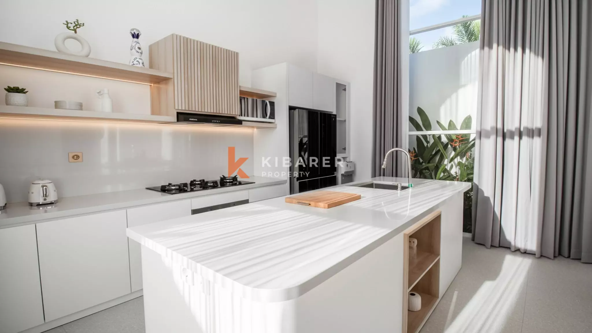 Modern Three-Bedroom Villa with Private Gym and Poolside Cinema in Ungasan