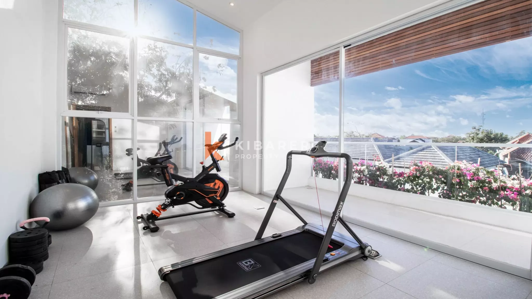 Modern Three-Bedroom Villa with Private Gym and Poolside Cinema in Ungasan