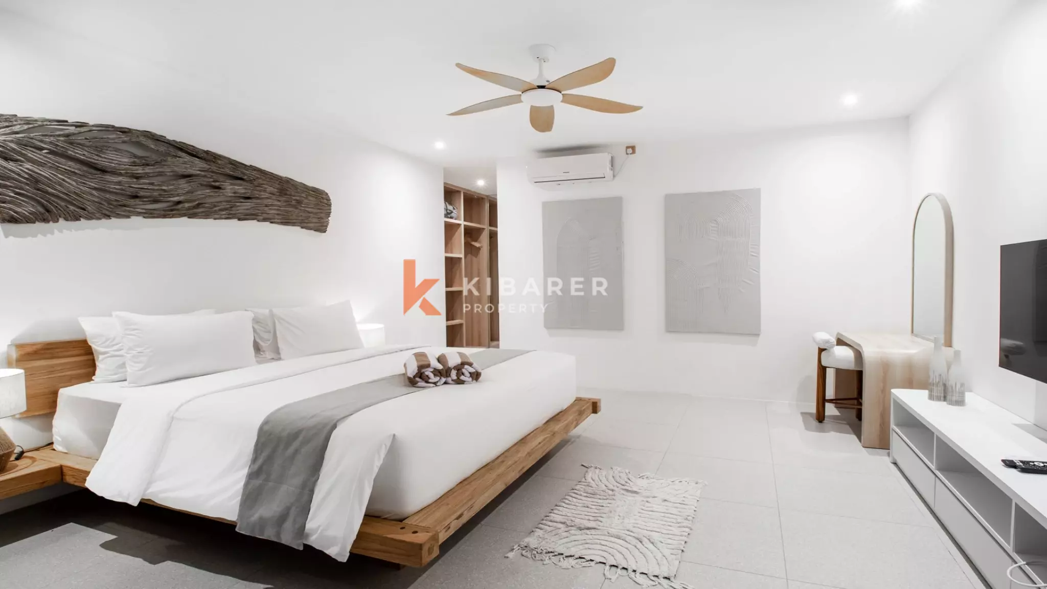 Modern Three-Bedroom Villa with Private Gym and Poolside Cinema in Ungasan