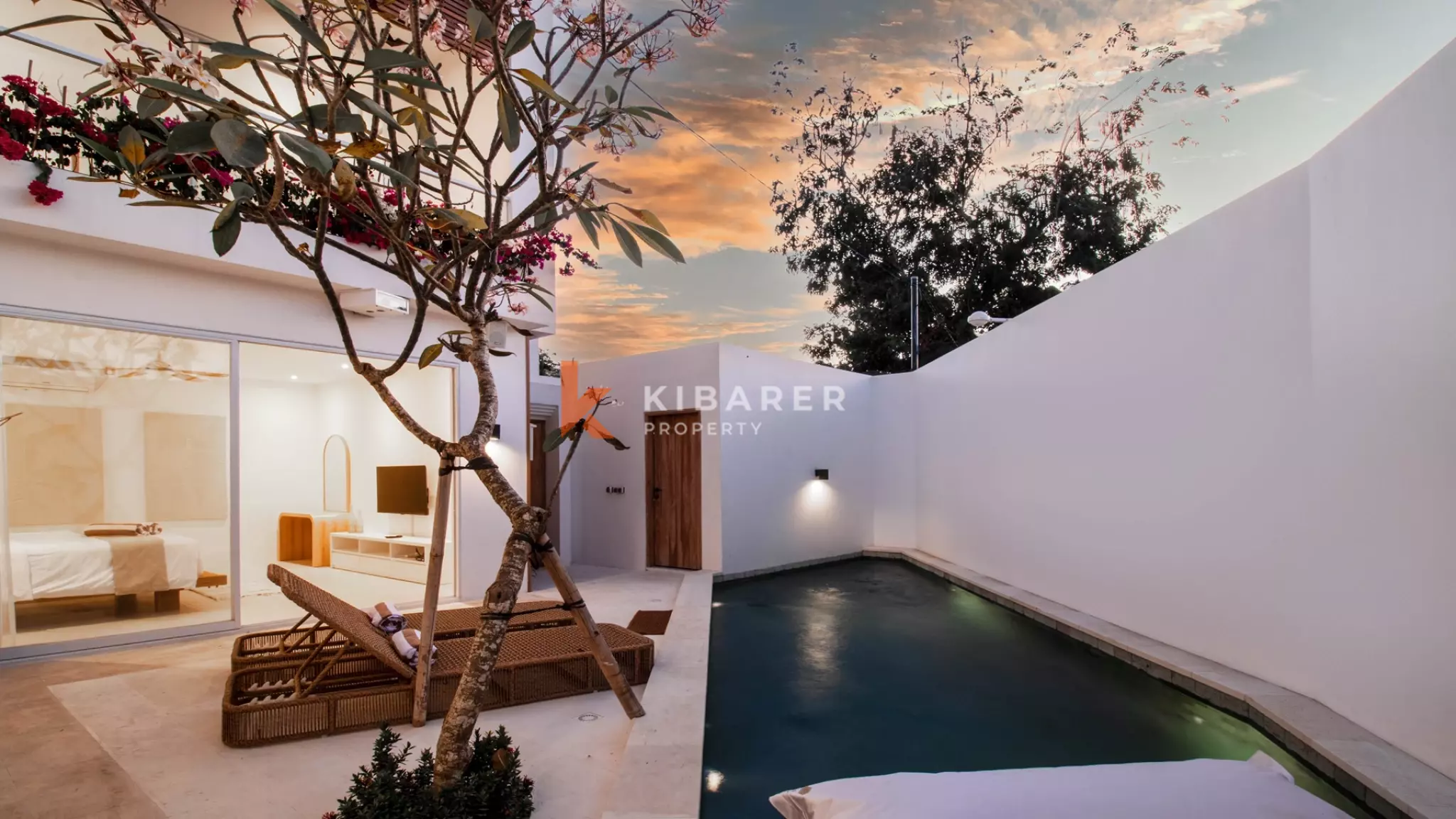 Modern Three-Bedroom Villa with Private Gym and Poolside Cinema in Ungasan