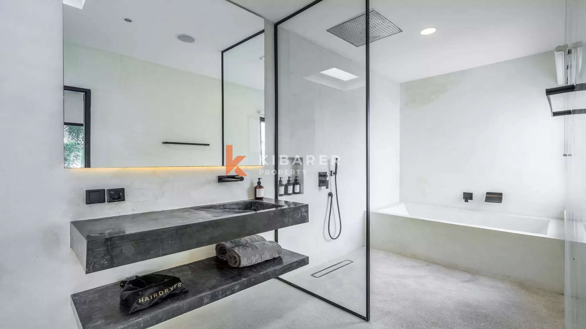 Where Design Meets Nature – Five-Bedroom Luxury Villa in Pererenan