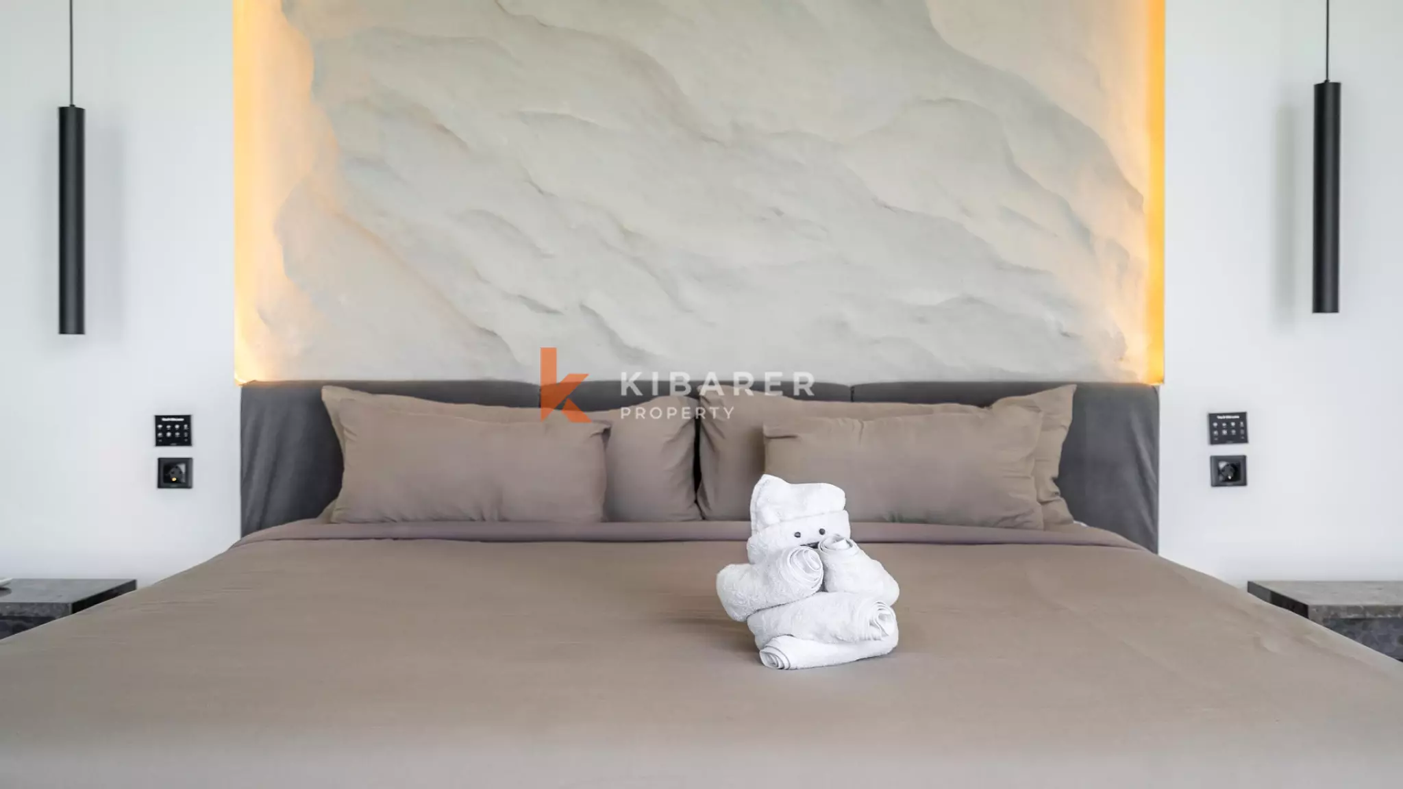 Where Design Meets Nature – Five-Bedroom Luxury Villa in Pererenan