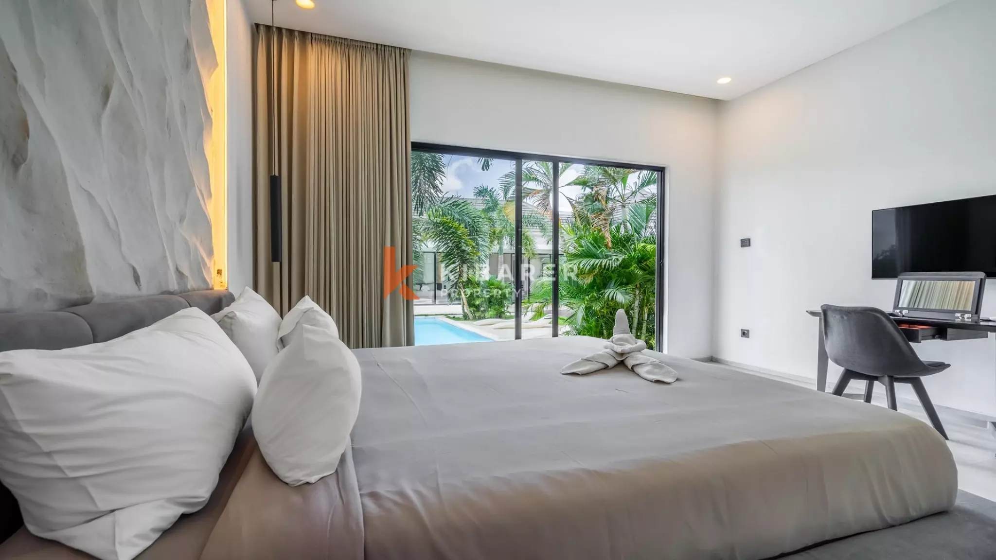 Where Design Meets Nature – Five-Bedroom Luxury Villa in Pererenan