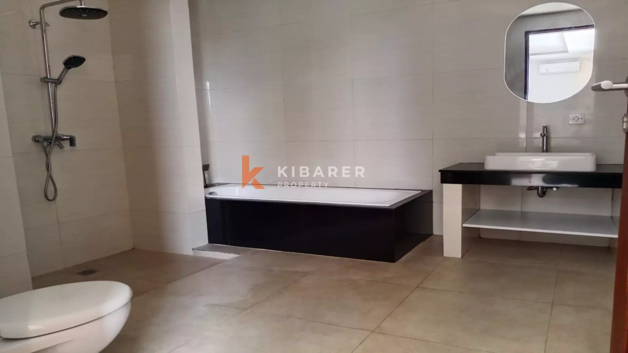 Charmante villa meublée de trois chambres à Padonan