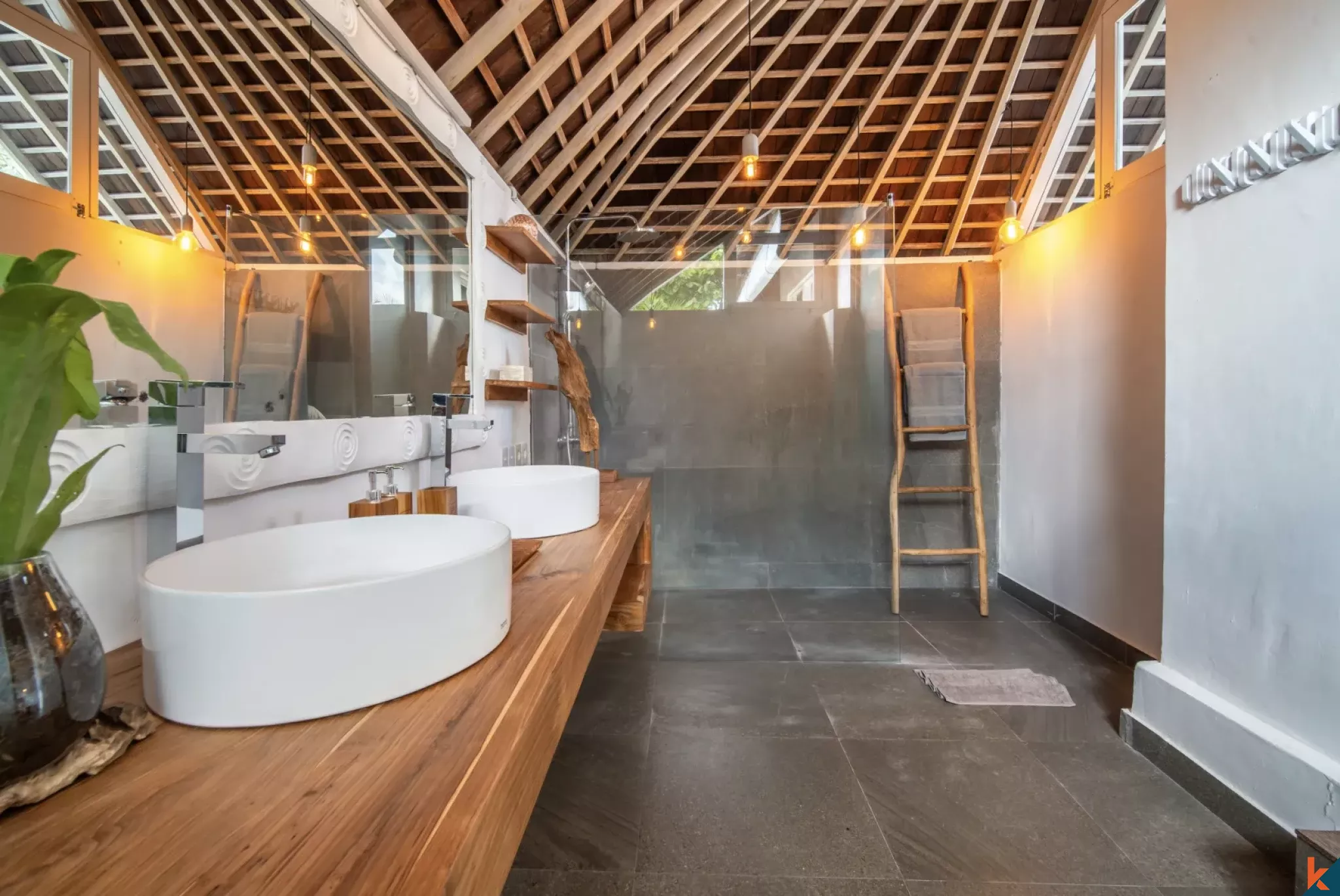 High-End Five Bedroom Leasehold Villa Overlooking Rice Fields in Berawa