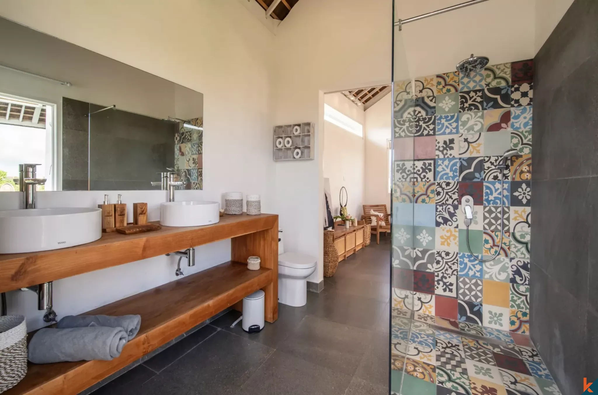 High-End Five Bedroom Leasehold Villa Overlooking Rice Fields in Berawa