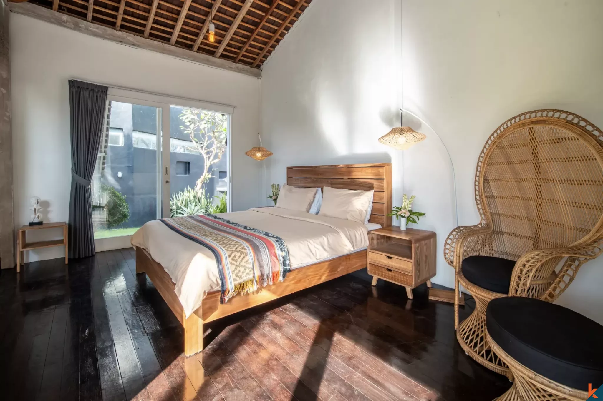 High-End Five Bedroom Leasehold Villa Overlooking Rice Fields in Berawa