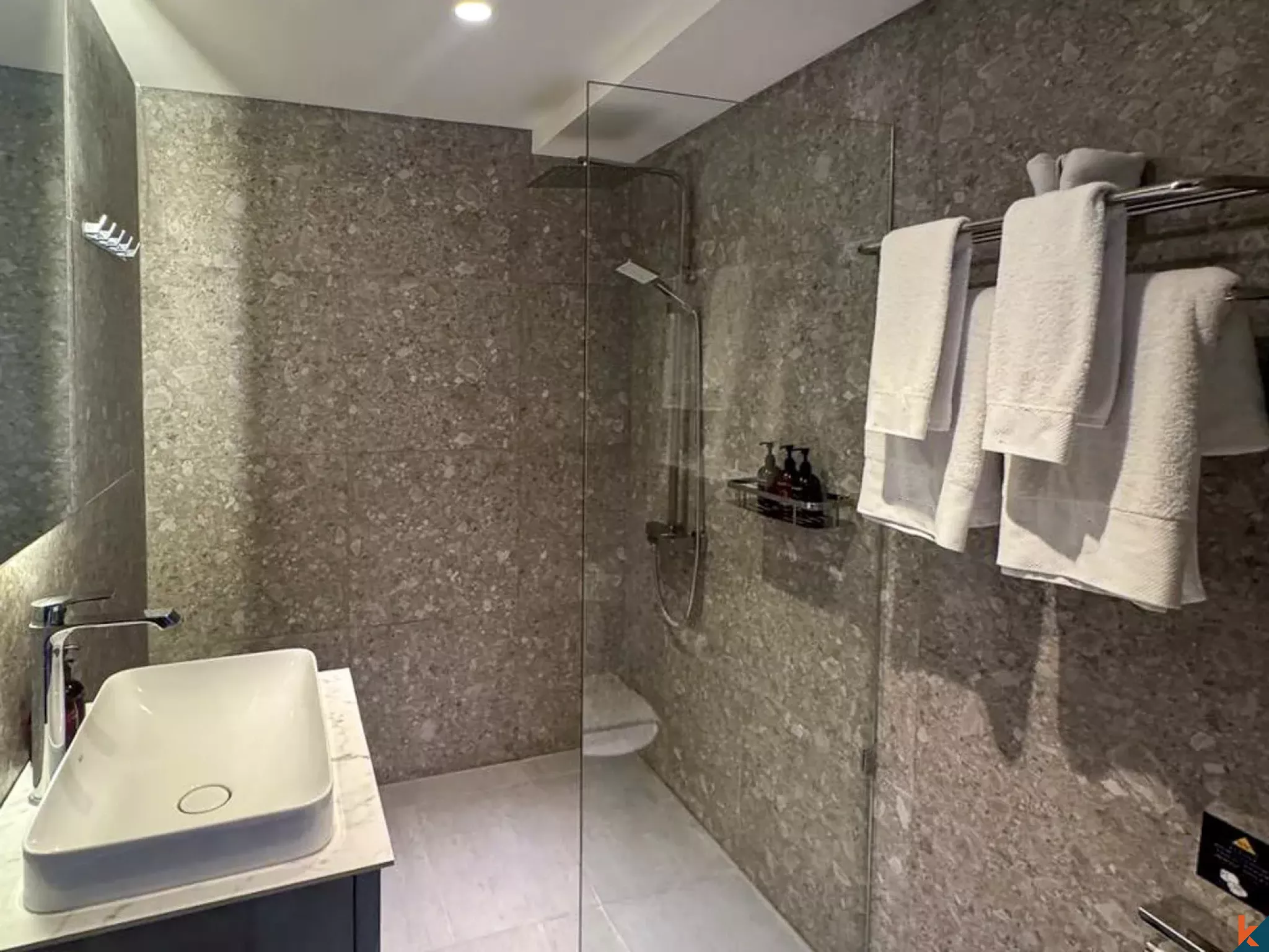 Villa Sewa Tiga Kamar Tidur yang Indah di Umalas