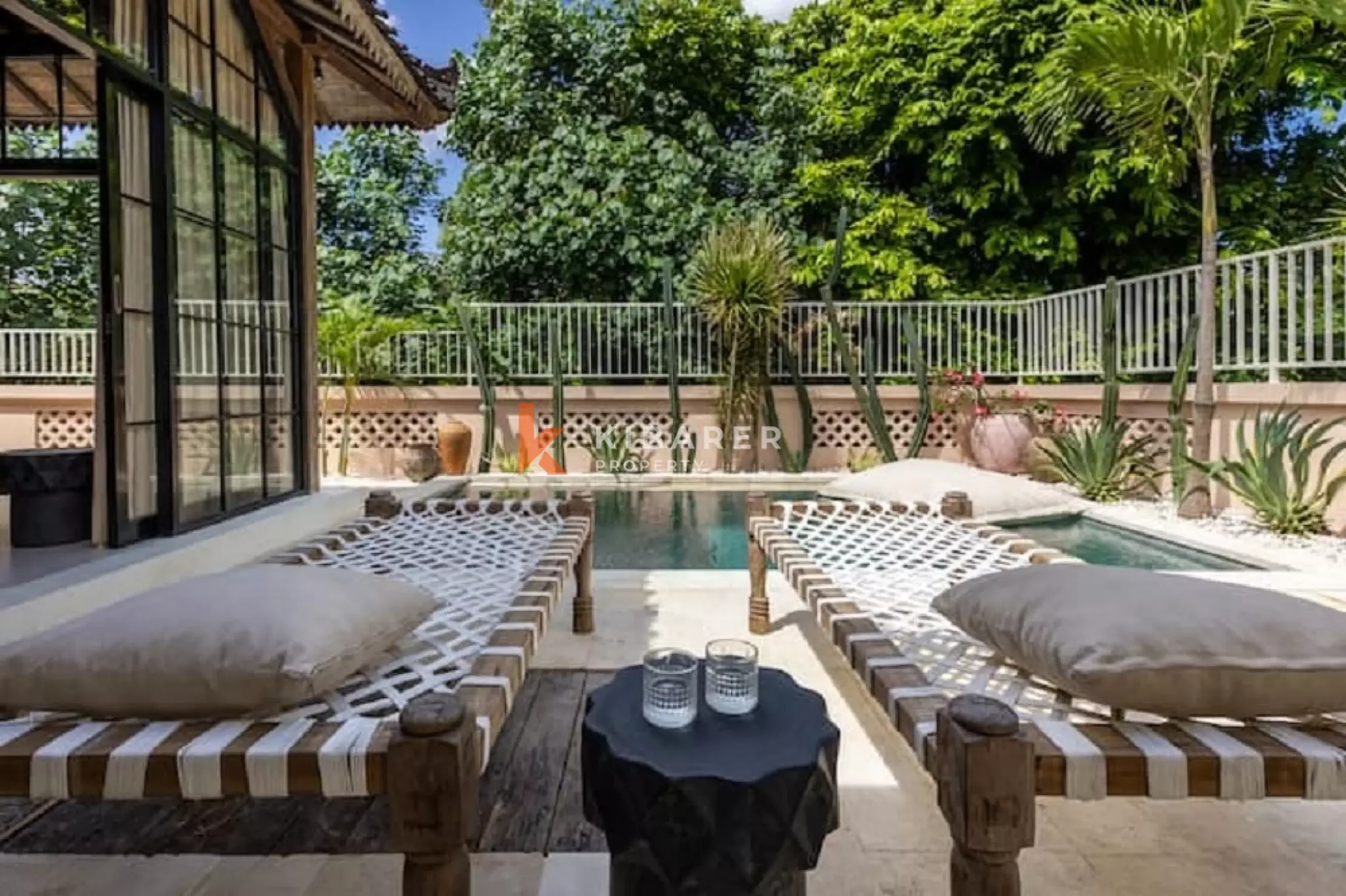 Joglo Elegance Three-Bedrooms Enclosed Living Villa in Pererenan