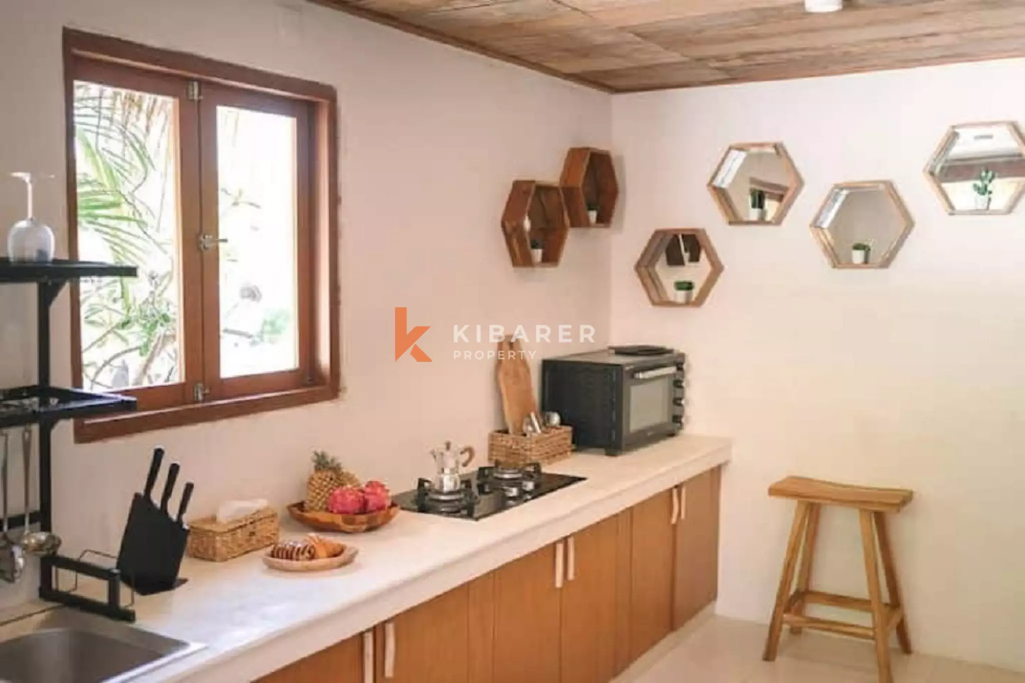 Joglo Elegance Three-Bedrooms Enclosed Living Villa in Pererenan