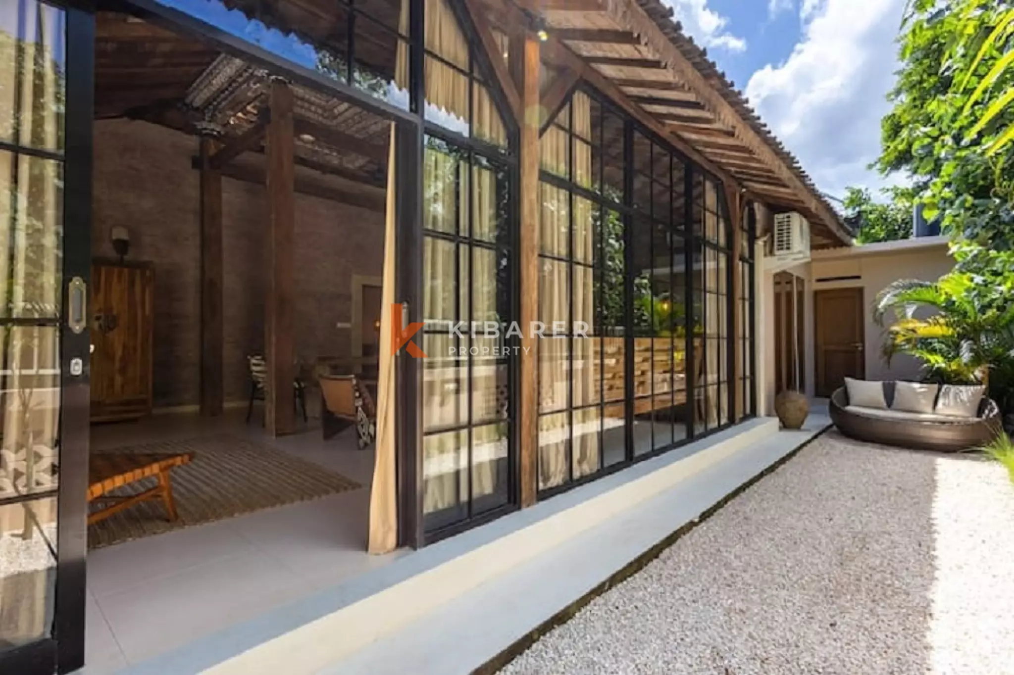 Joglo Elegance Three-Bedrooms Enclosed Living Villa in Pererenan