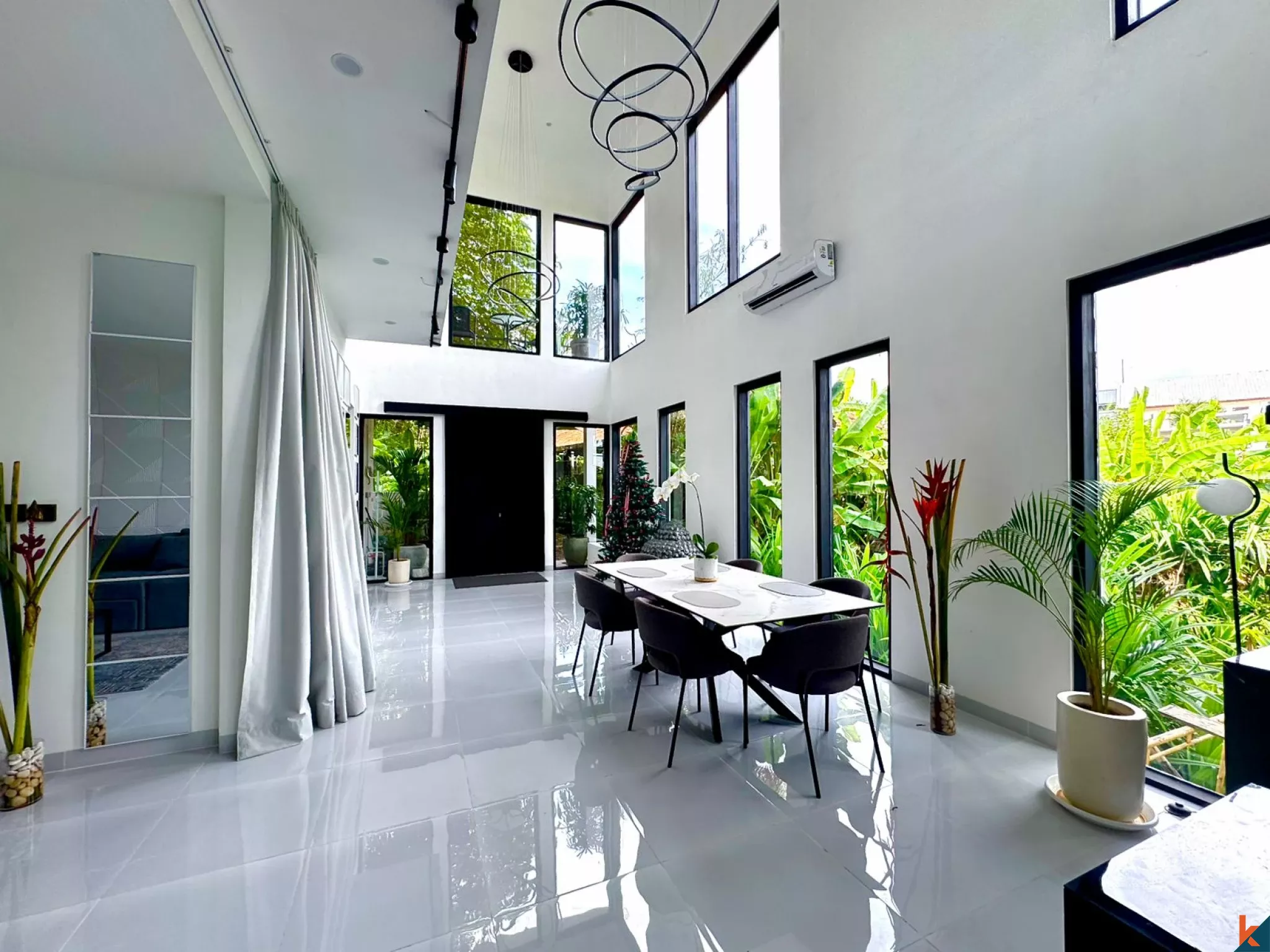 Villa moderne de 2 chambres avec piscine privée à Tumbak Bayuh