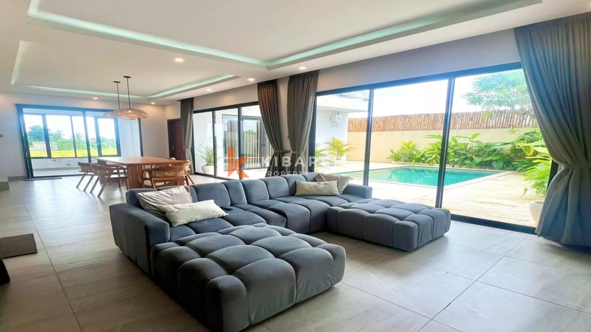 Charming Three-Bedroom Fully Furnished Villa with Enclosed Living in Pererenan